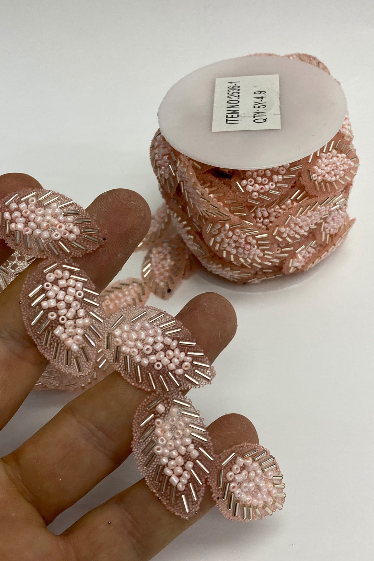 Pembe Yaprak Desen Ütüyle Yapışan Şerit Taş Aplik