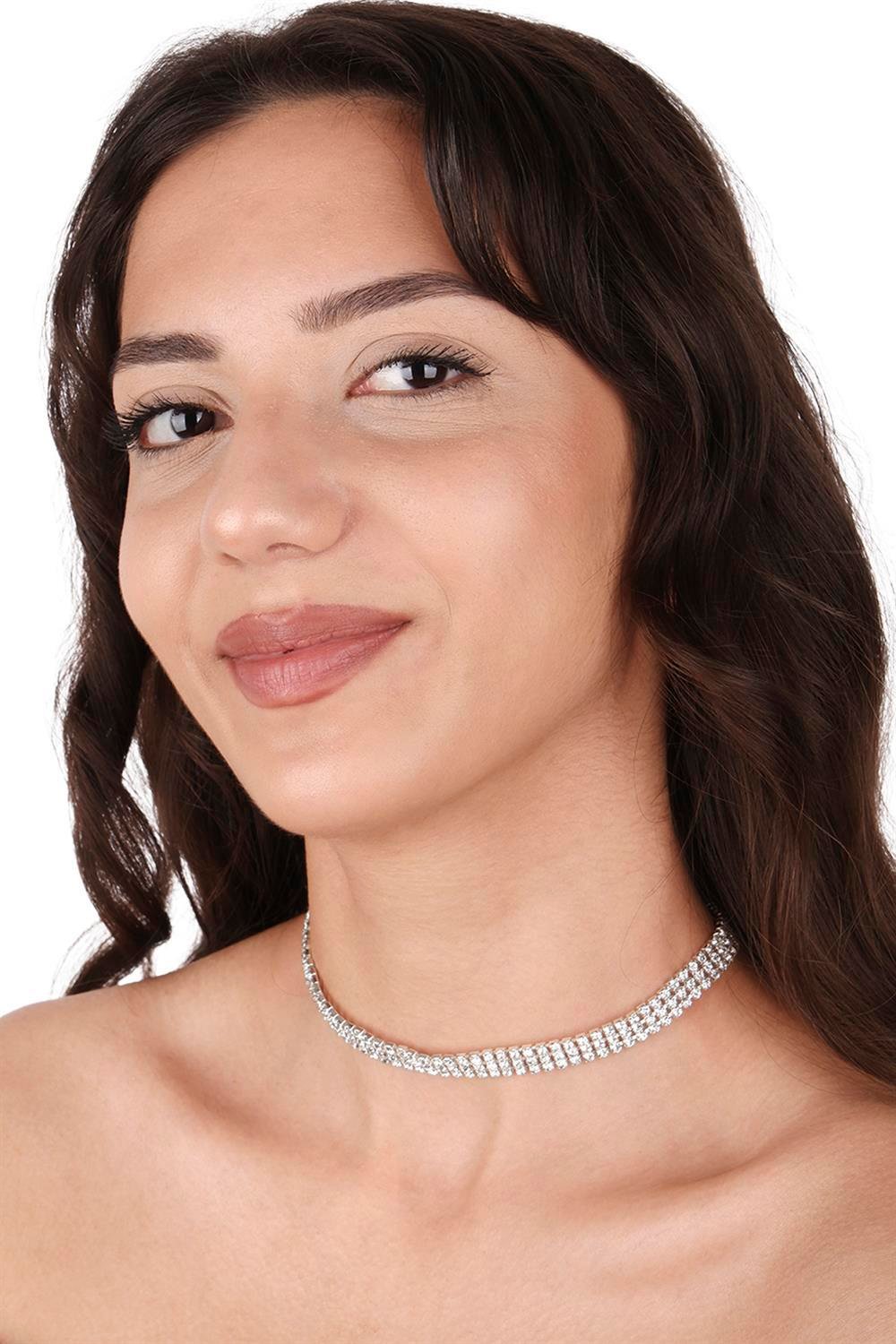 Şık 3 Sıra Kristal Taşlı Abiye Kolye Ve İnce Yaprak Gelin Tacı