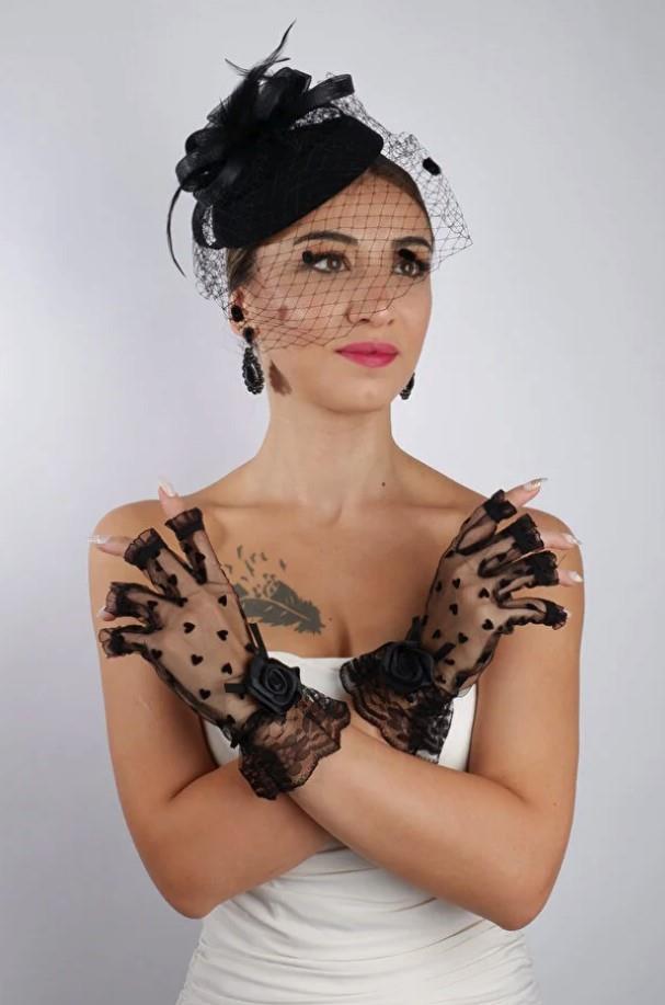 Siyah Kısa Kalpli Fiyonklu Gelin Eldiveni Düğün Nikah Aksesuarı Fascinator Şapka Seti
