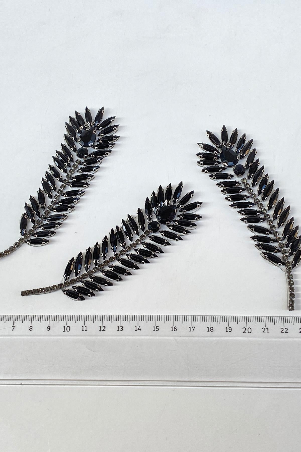 Siyah Yaprak Desenli Ütüyle Yapışan Parlak Taşlı Aplik 
