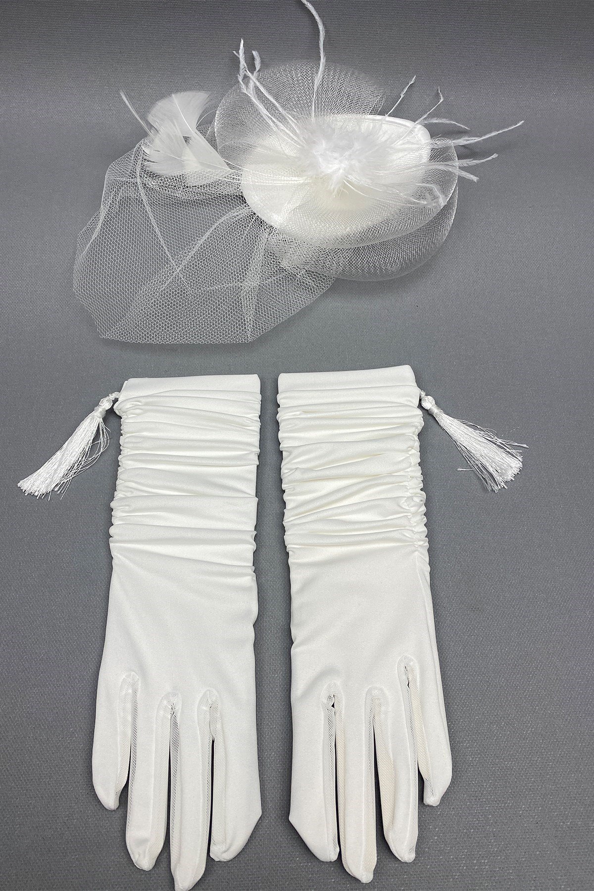 Uzun Püsküllü Gelin Eldiveni ve Nikah Şapkası
