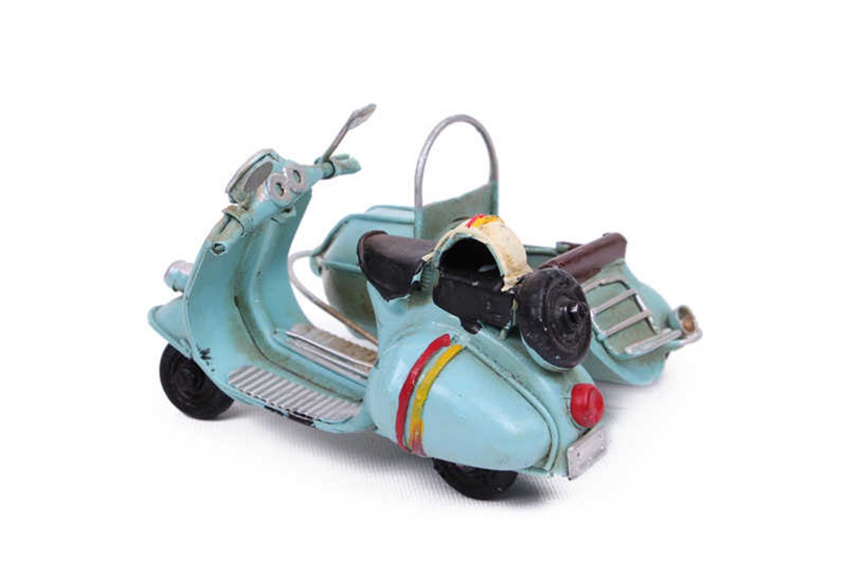 Hediyelik Dekoratif Mavi Metal Scooter Sepetli