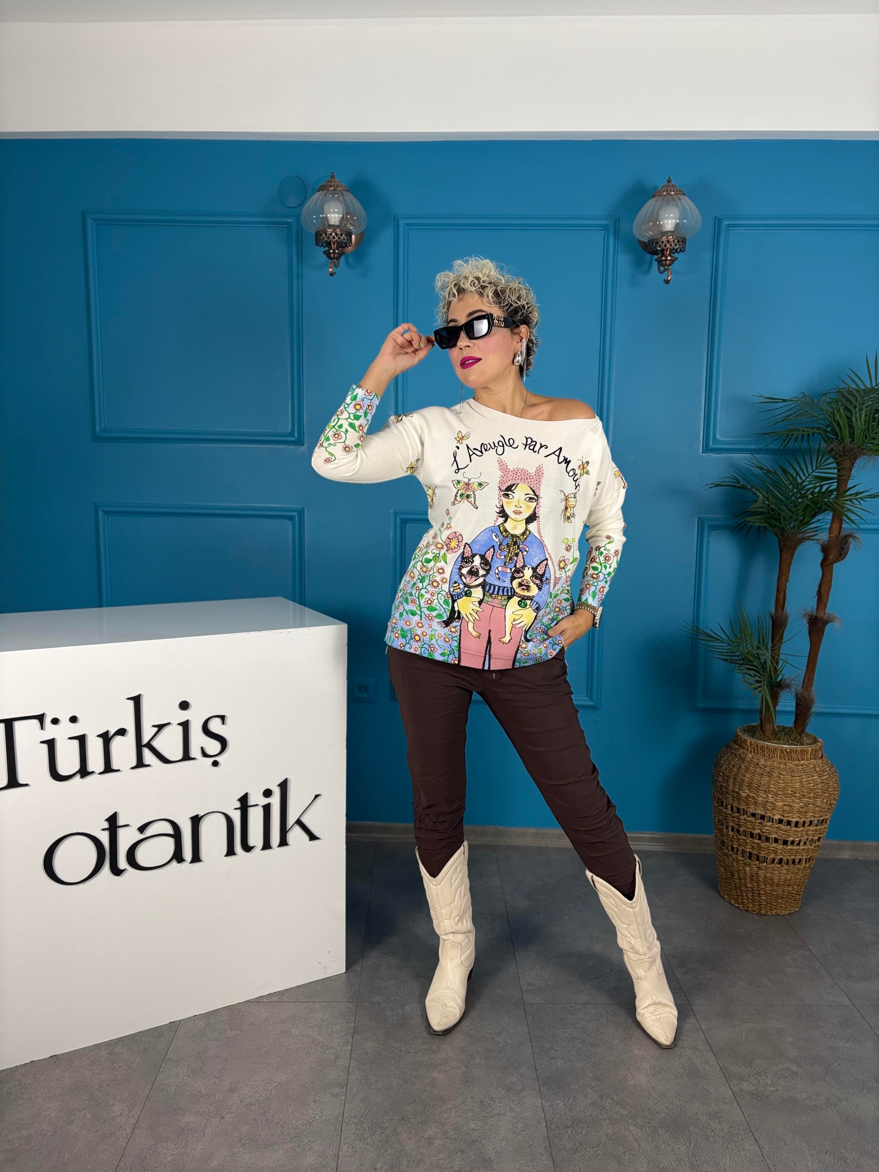 Dijital Baskılı Taş İşlemeli İthal Bluz 2