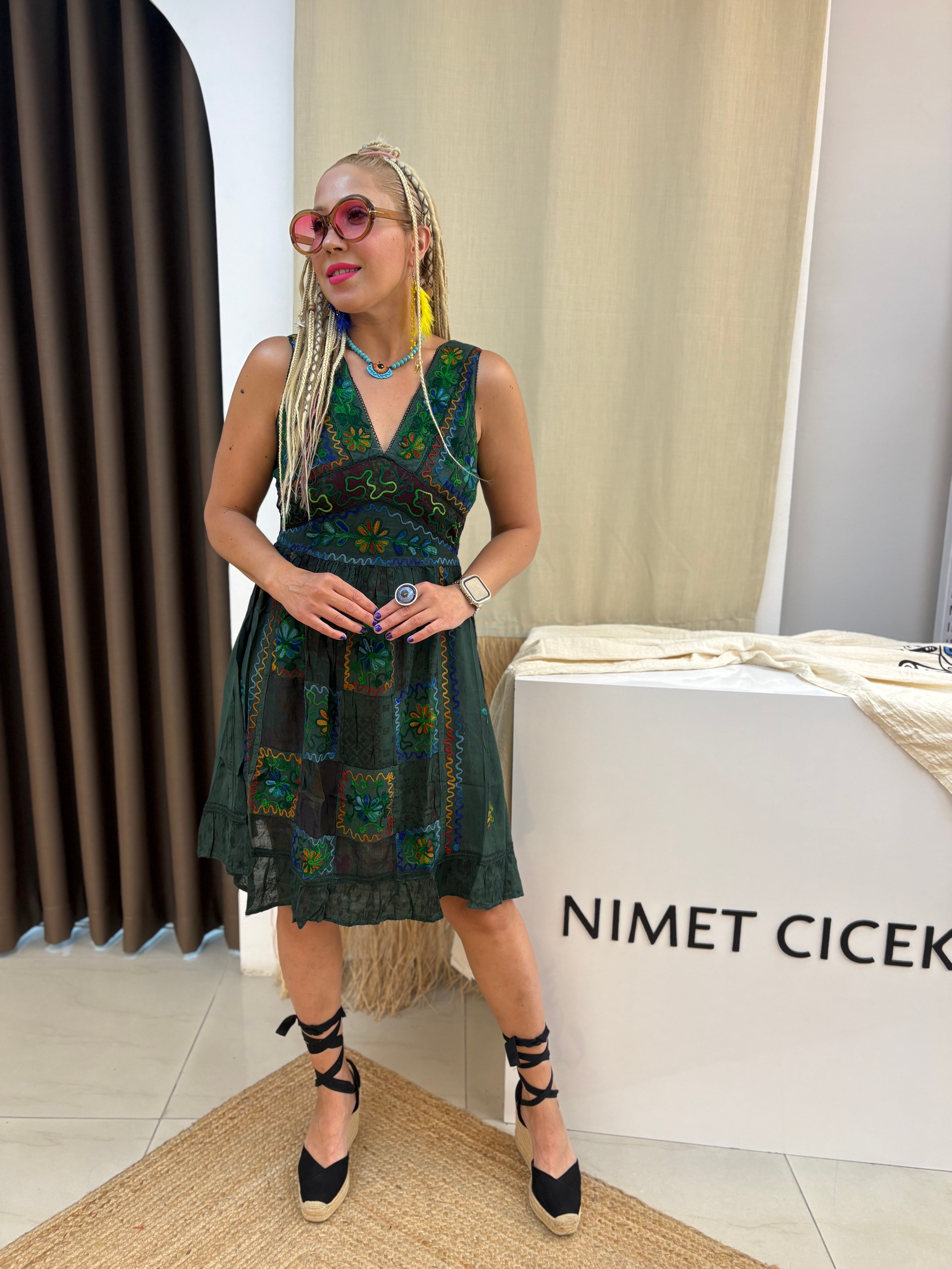 Hint Nepal İşlemeli Yeşil Elbise