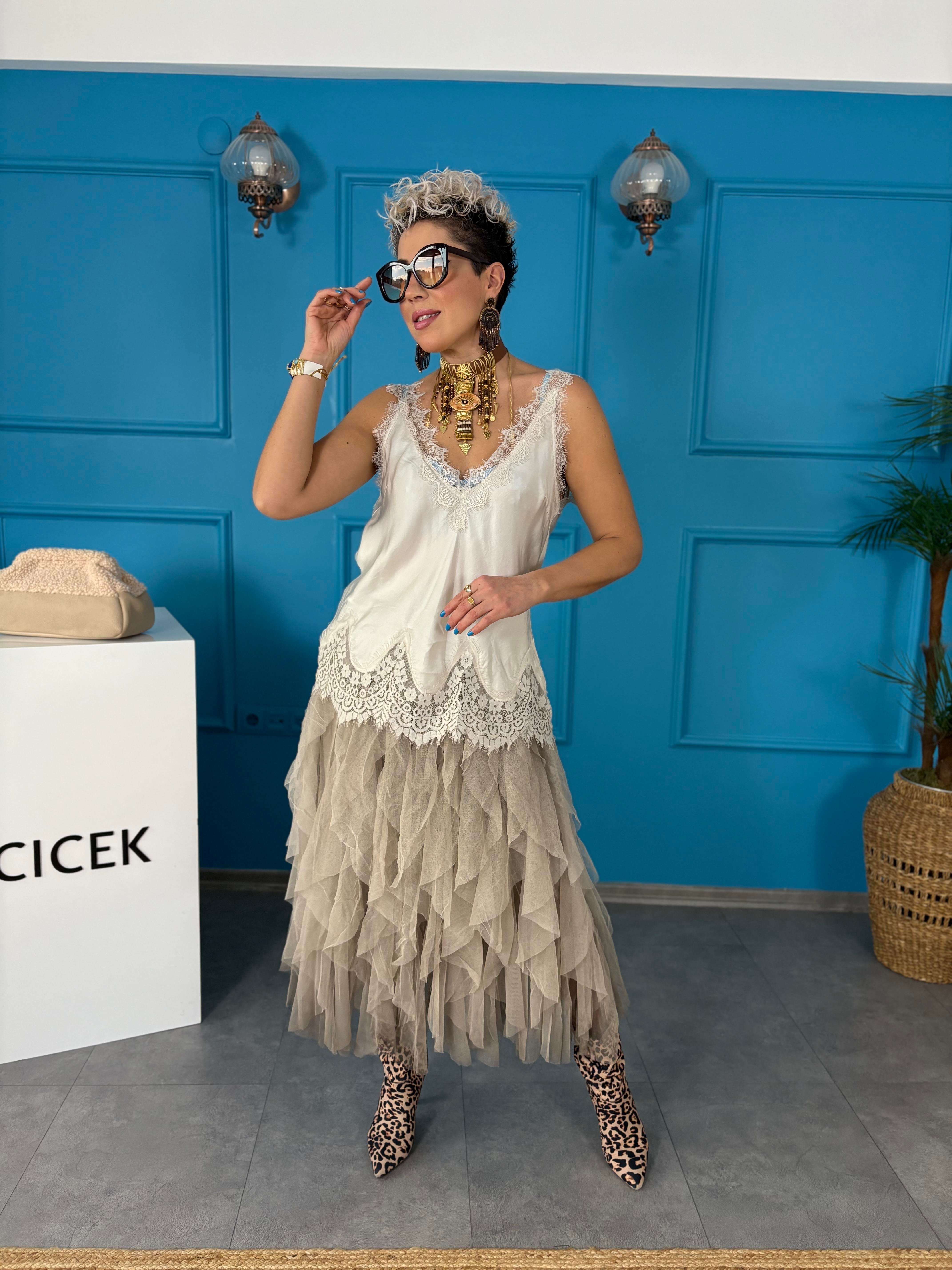 İtalyan Dantelli İpek Krem Bluz