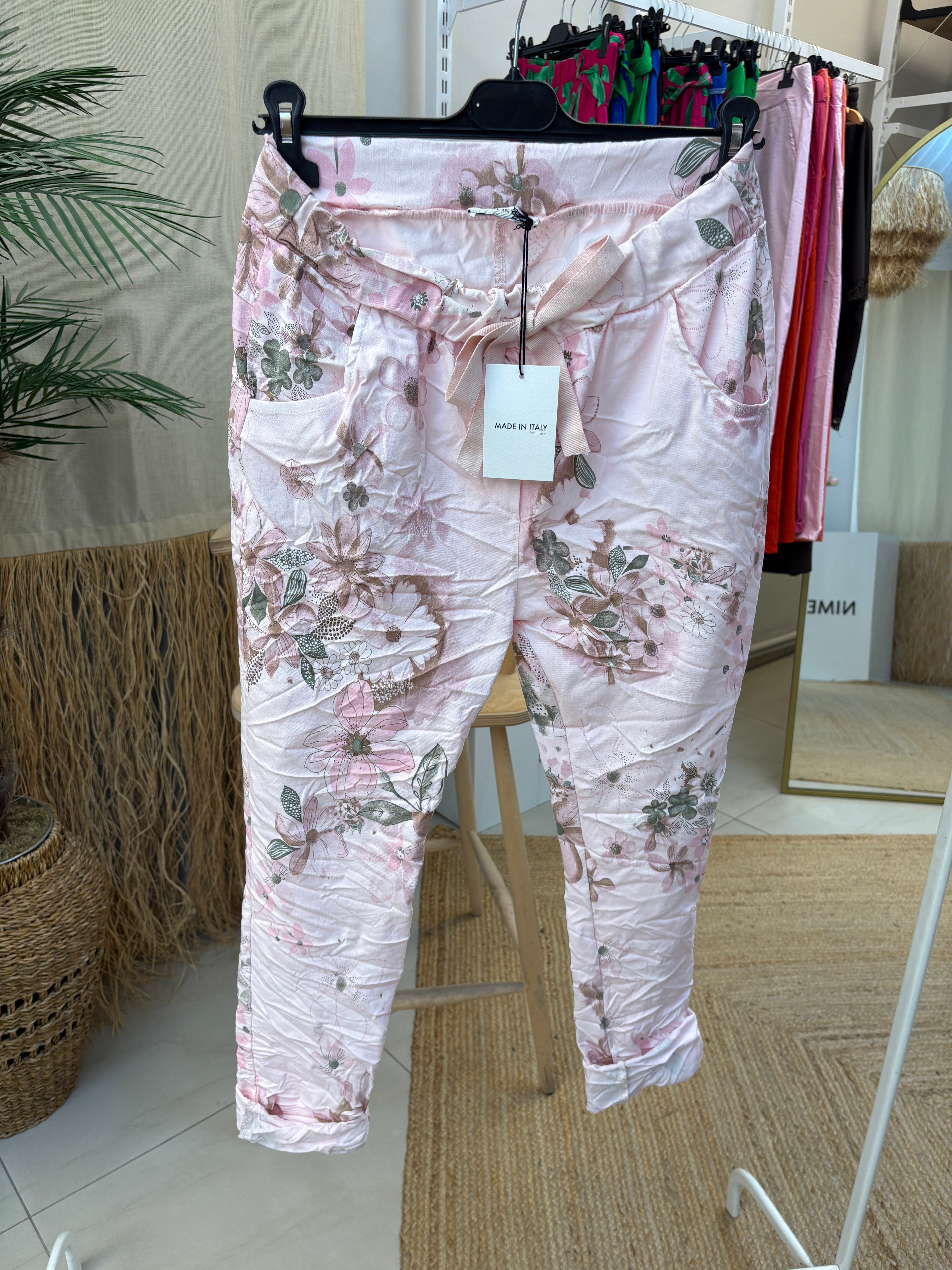 İtalyan Likralı Toz Pembe Çiçekli Pantolon