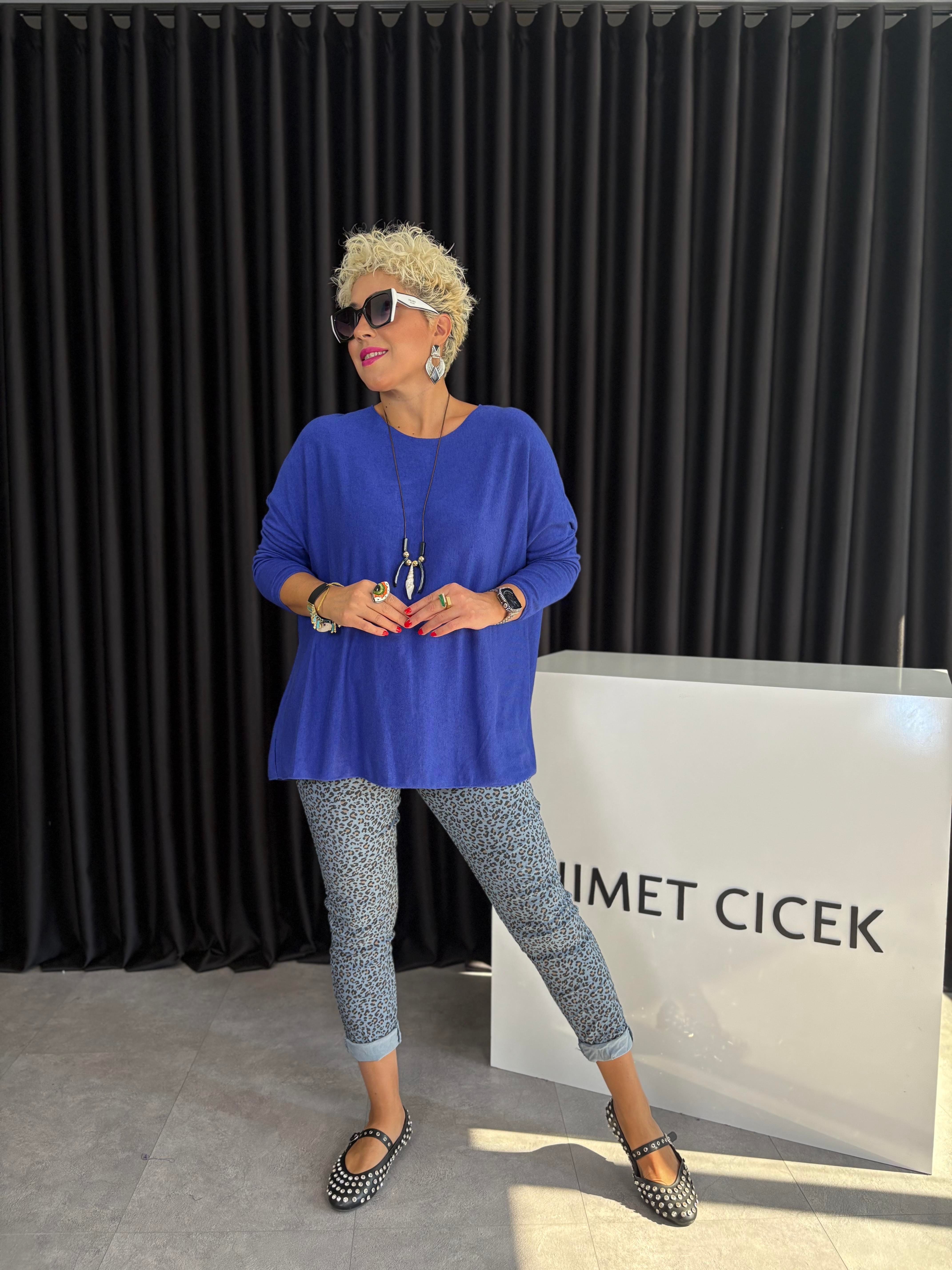 İtalyan Oversize Sax Mavi Kolyeli Bluz