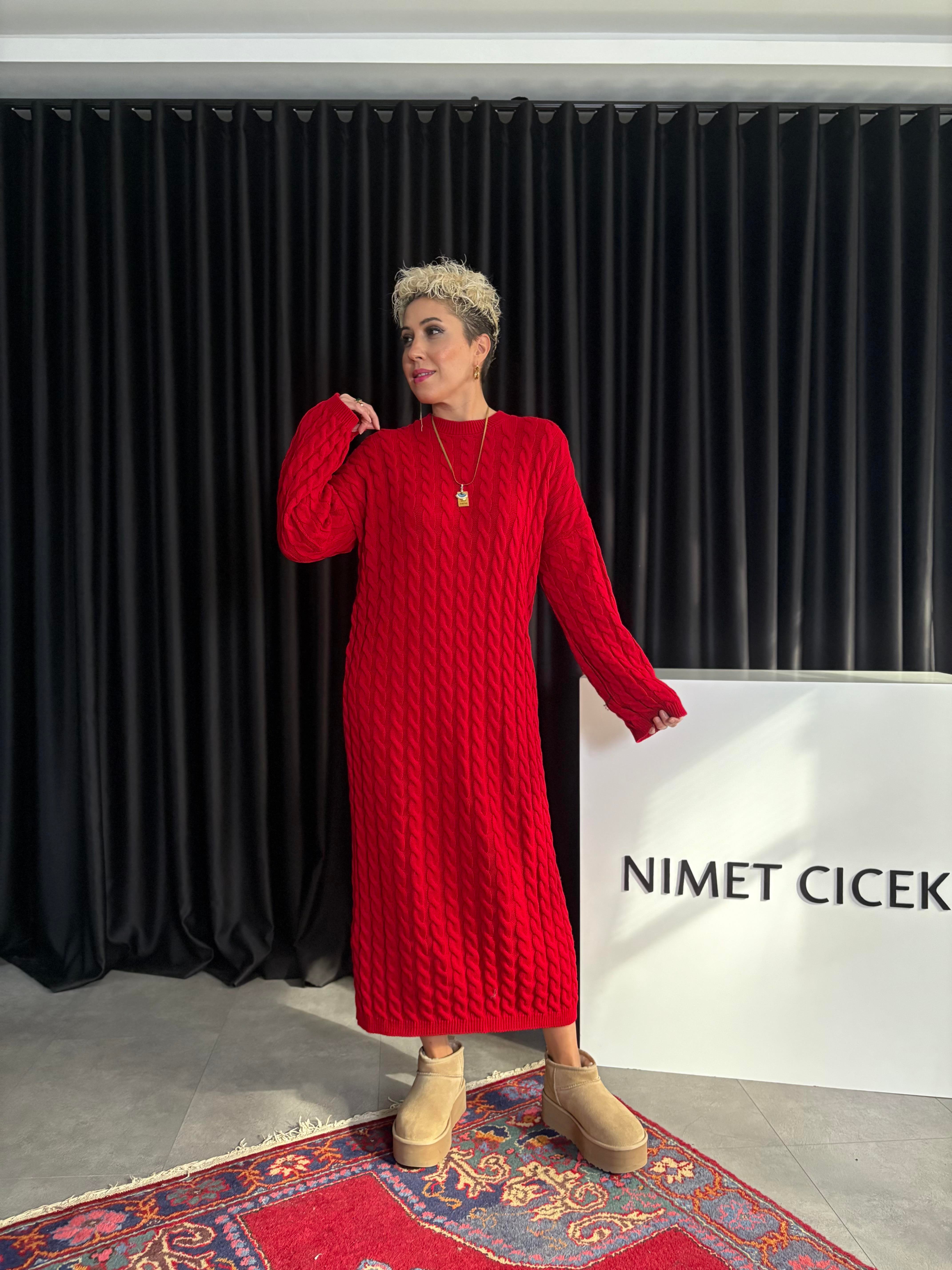 Kırmızı Uzun Triko Elbise