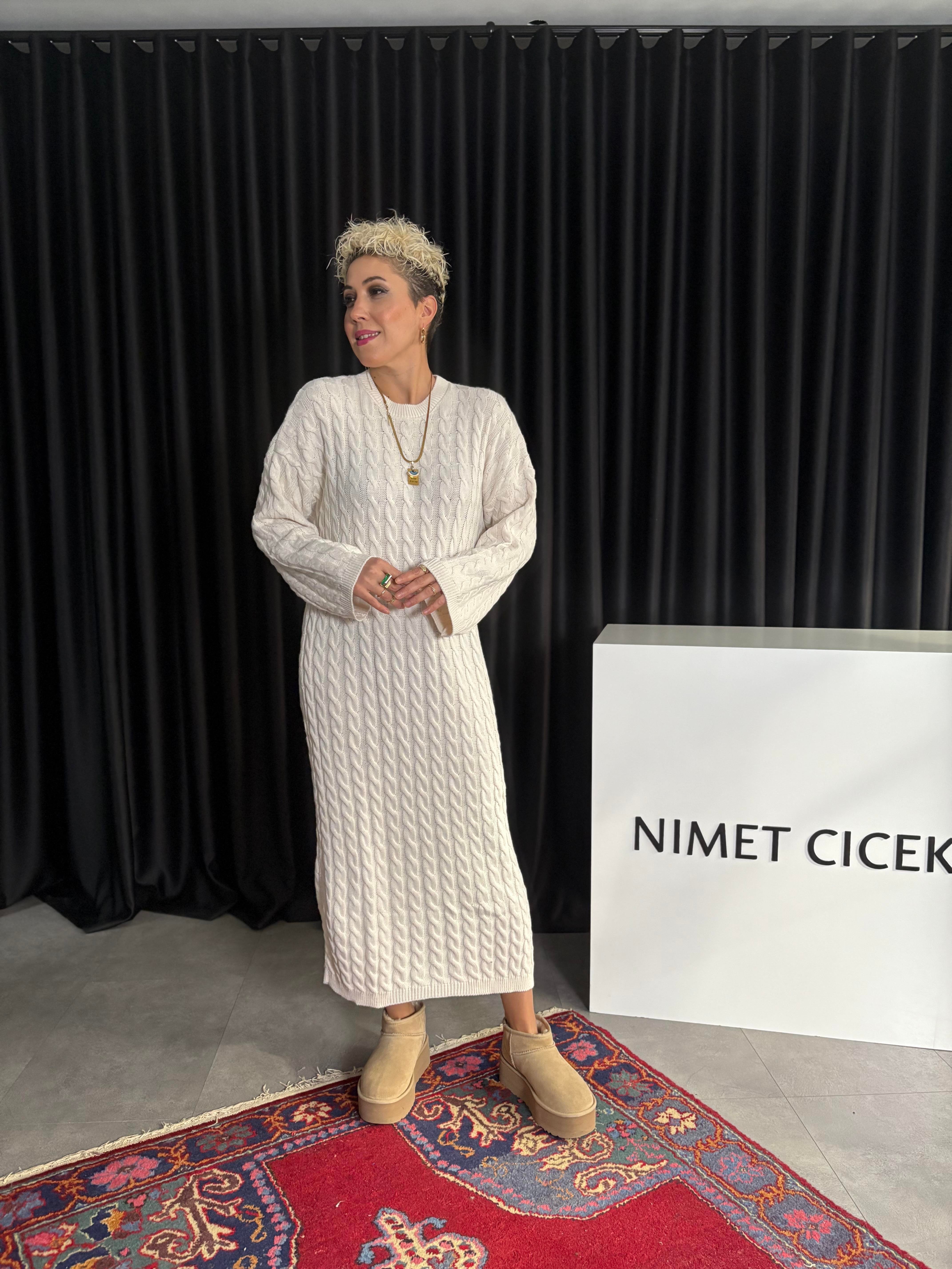 Krem Uzun Triko Elbise