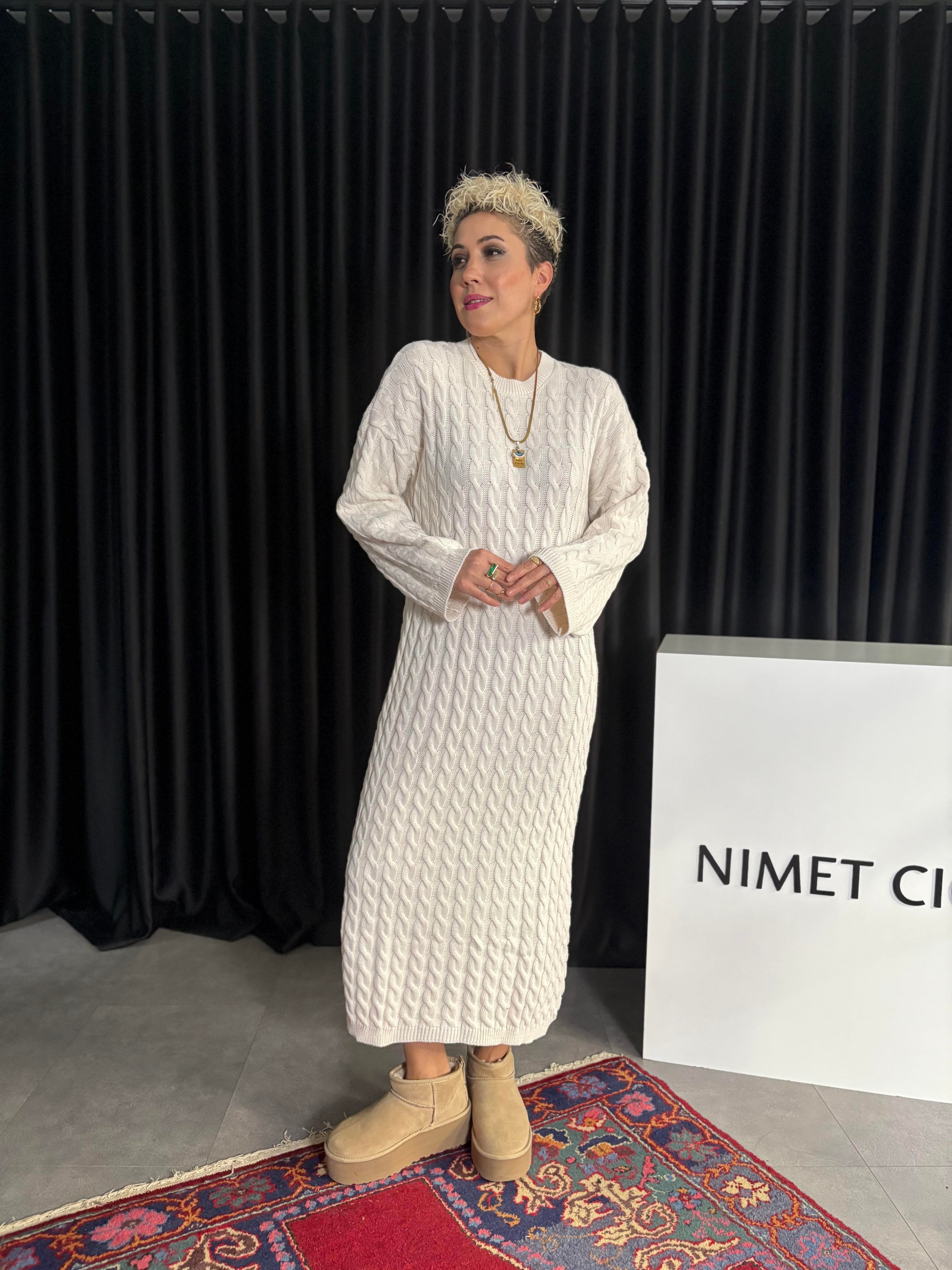 Krem Uzun Triko Elbise