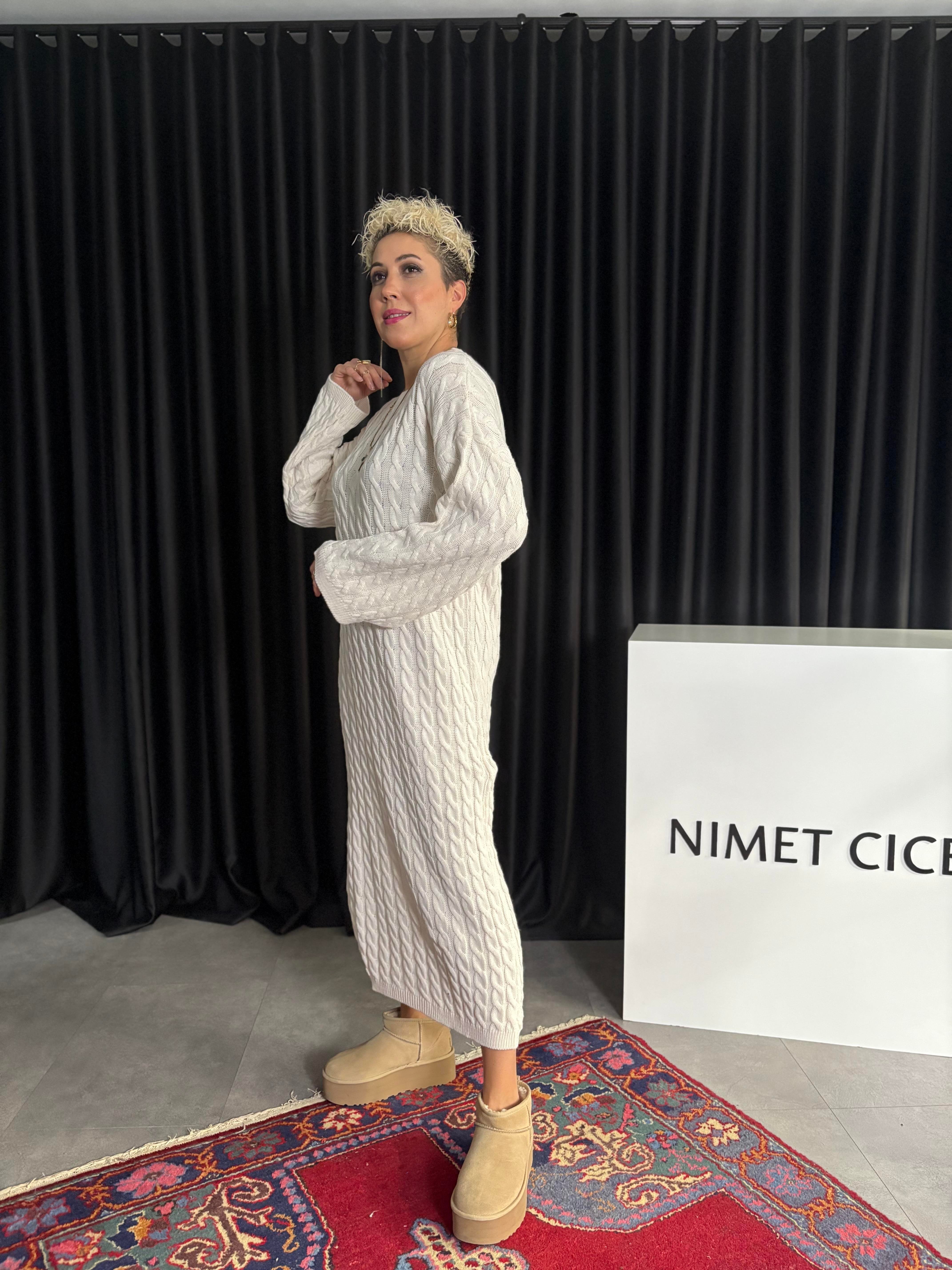 Krem Uzun Triko Elbise