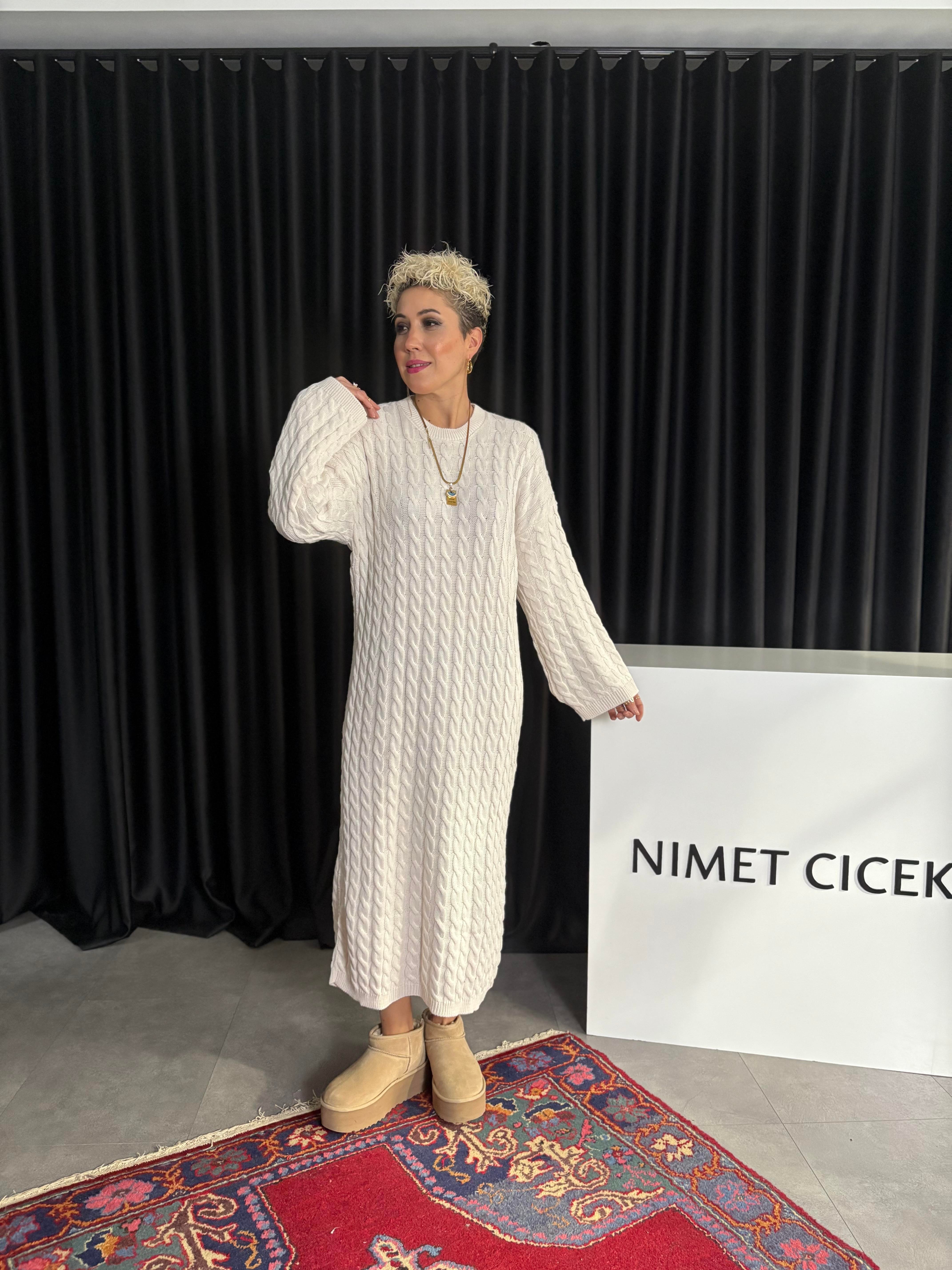 Krem Uzun Triko Elbise