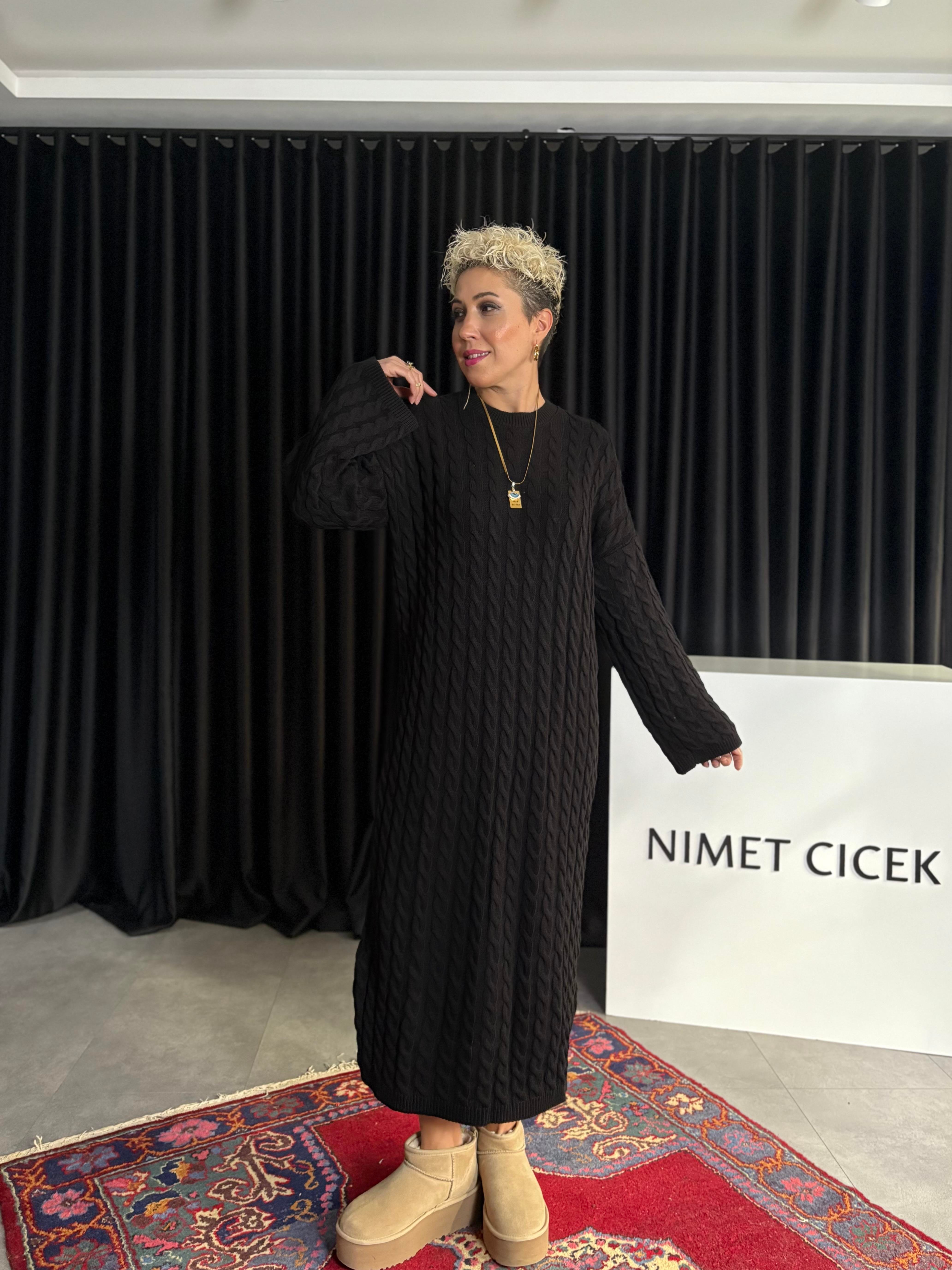 Siyah Uzun Triko Elbise