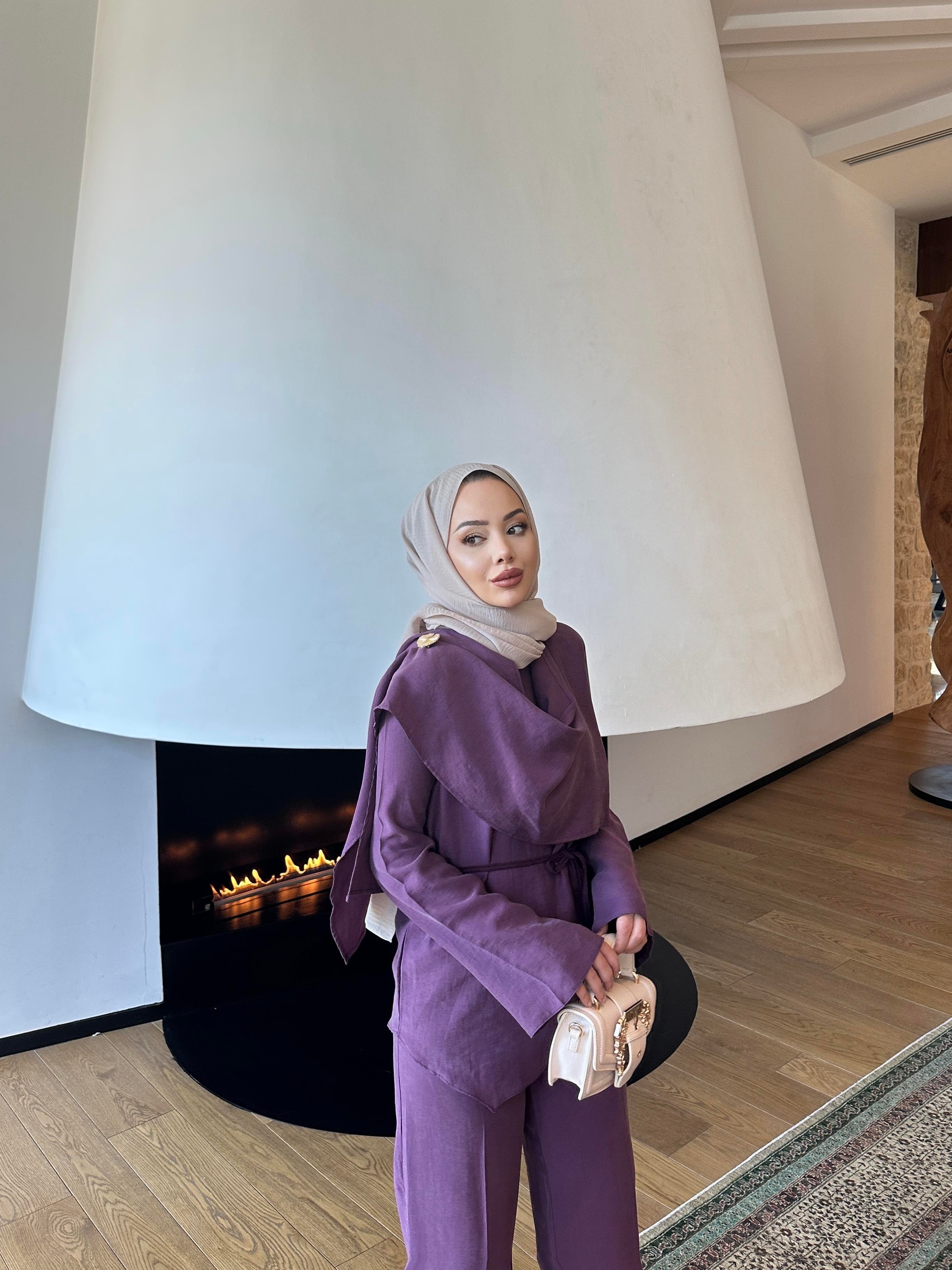 Begonya Broşlu Takım Vişne