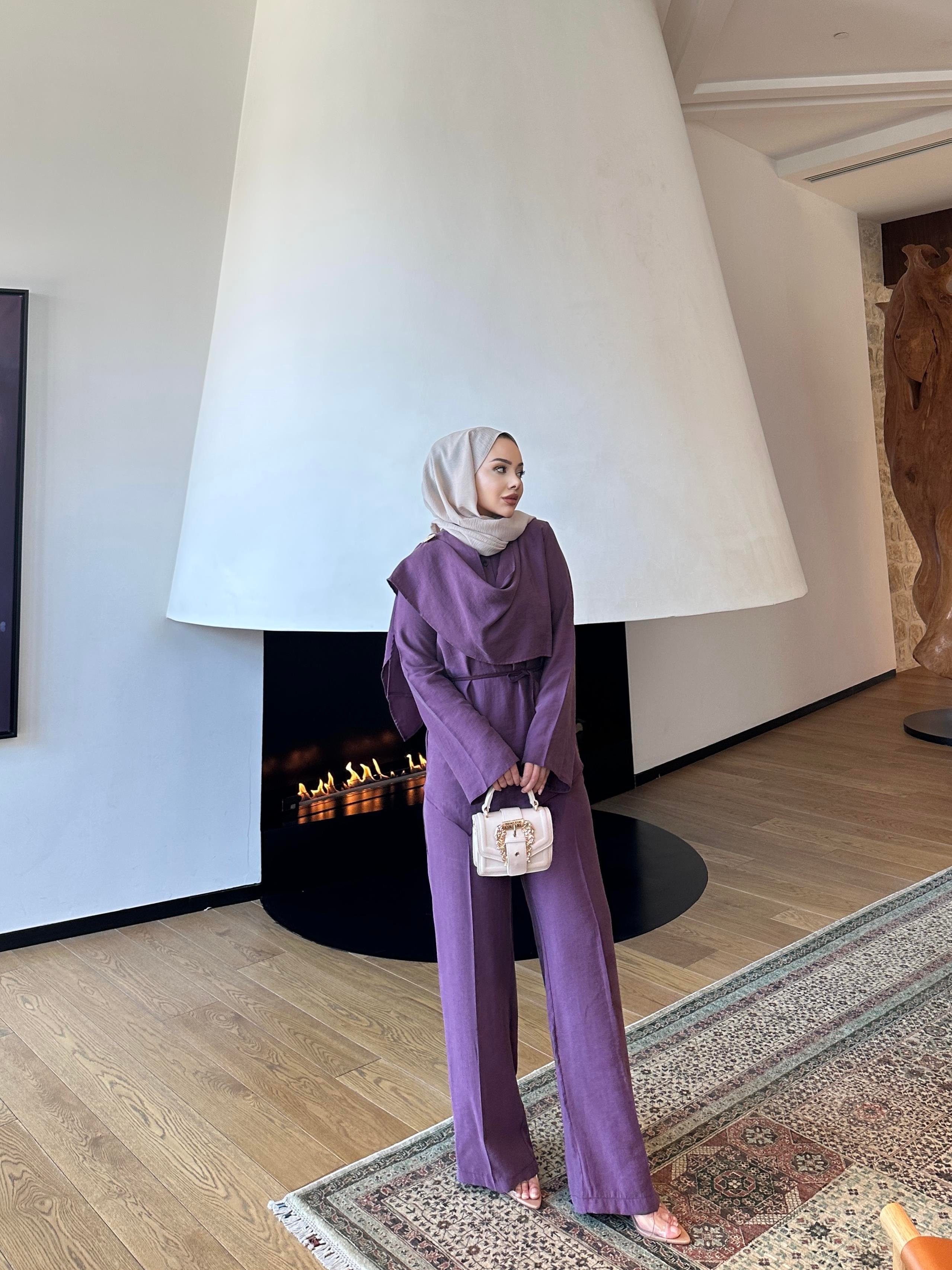 Begonya Broşlu Takım Vişne