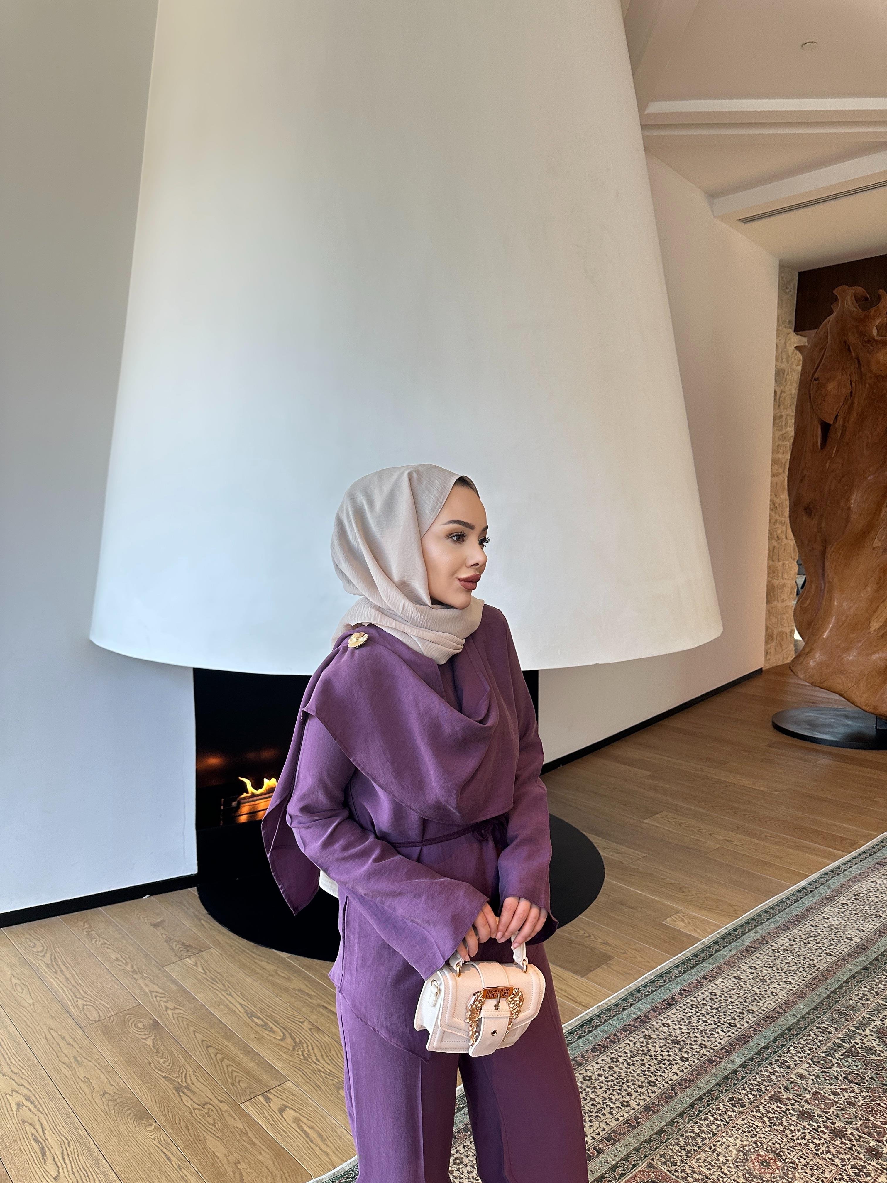 Begonya Broşlu Takım Vişne