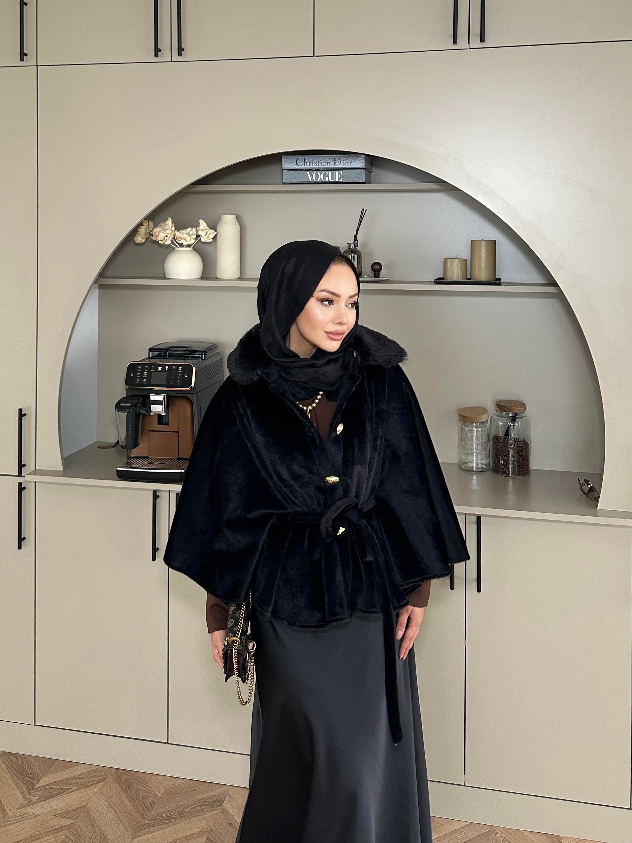 Darby Yakası Kürk Detaylı Angora Panço Siyah