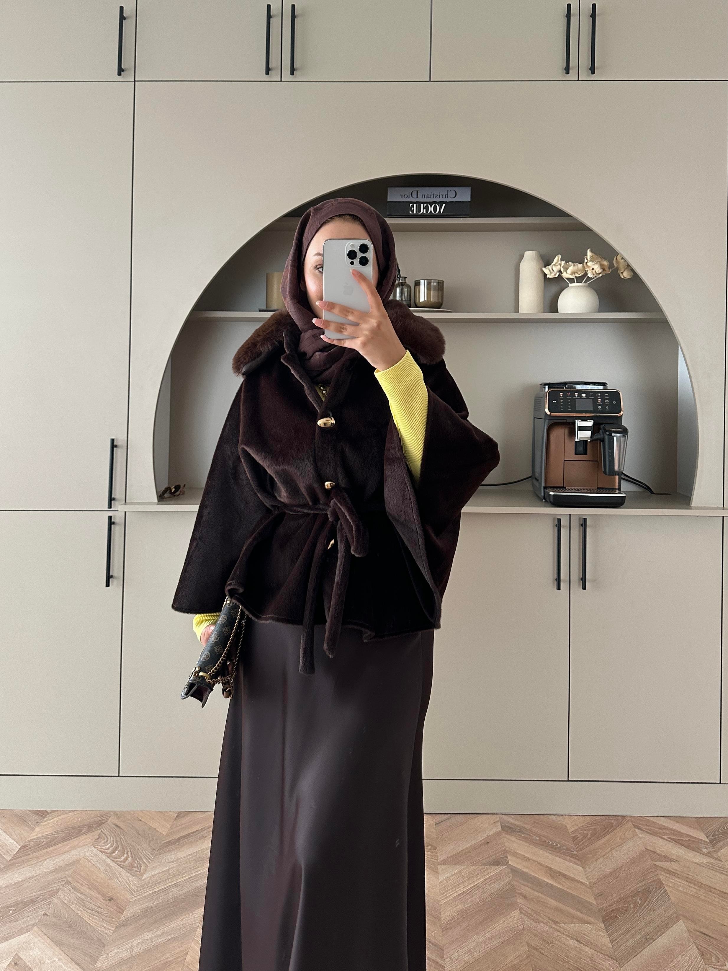 Darby Yakası Kürk Detaylı Angora Panço Acı Kahve