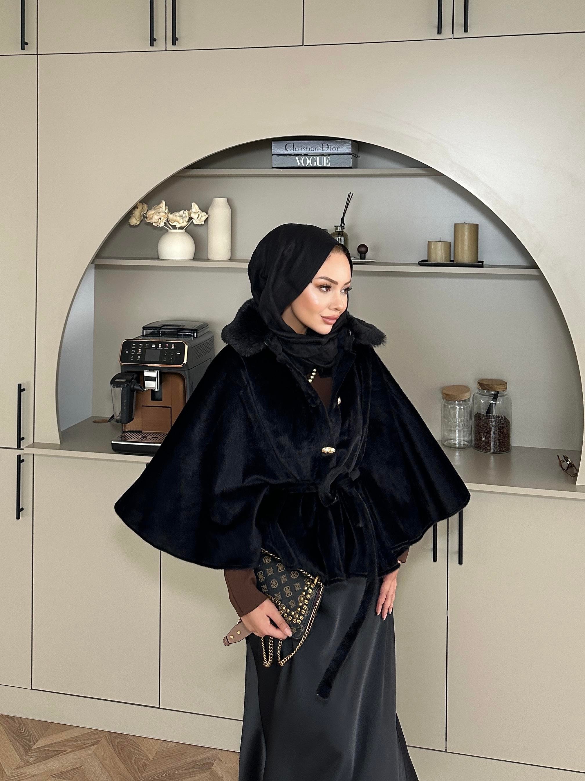 Darby Yakası Kürk Detaylı Angora Panço Siyah