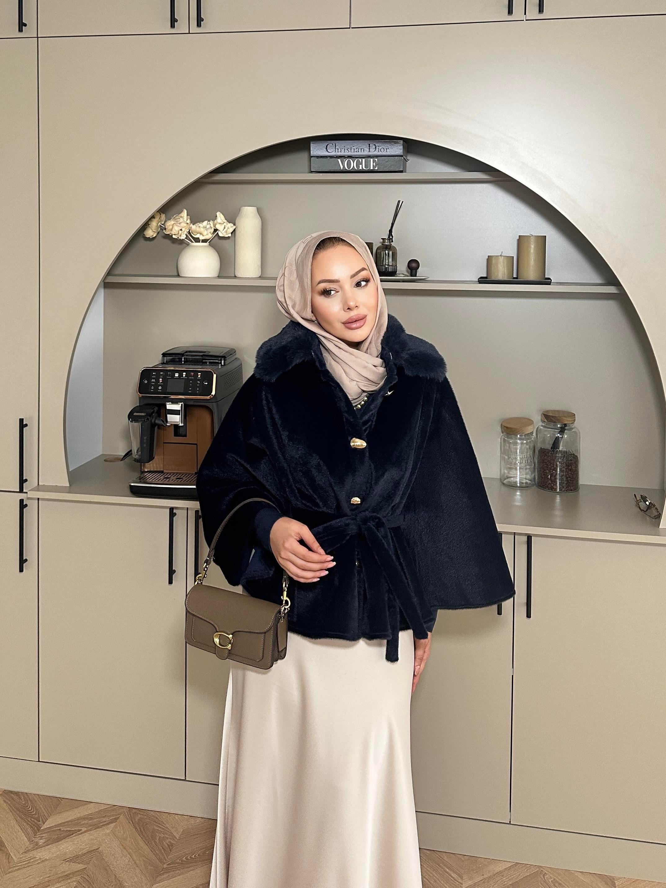 Darby Yakası Kürk Detaylı Angora Panço Lacivert