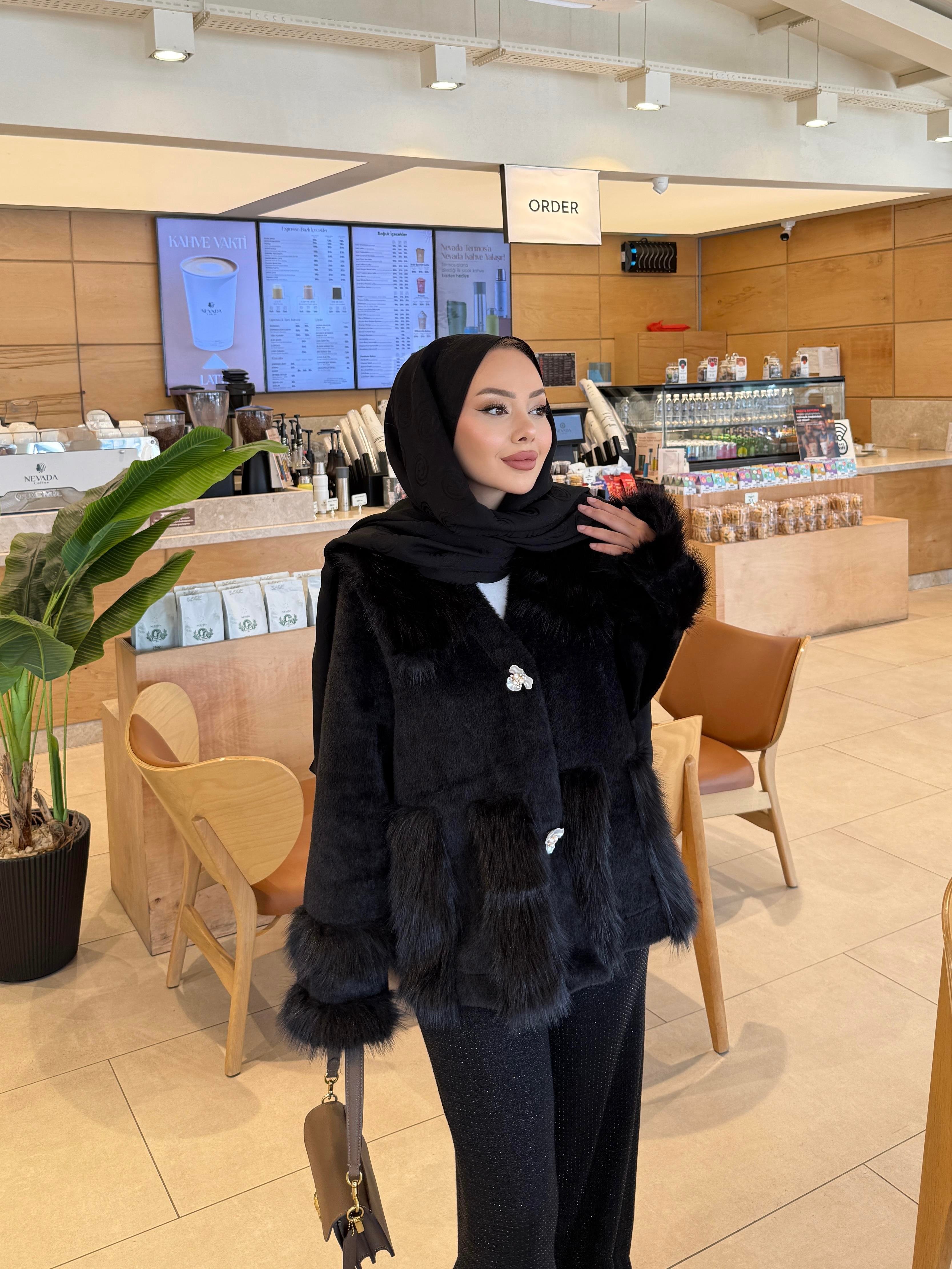 Diva Kürk Detaylı Angora Hırka/Ceket Siyah