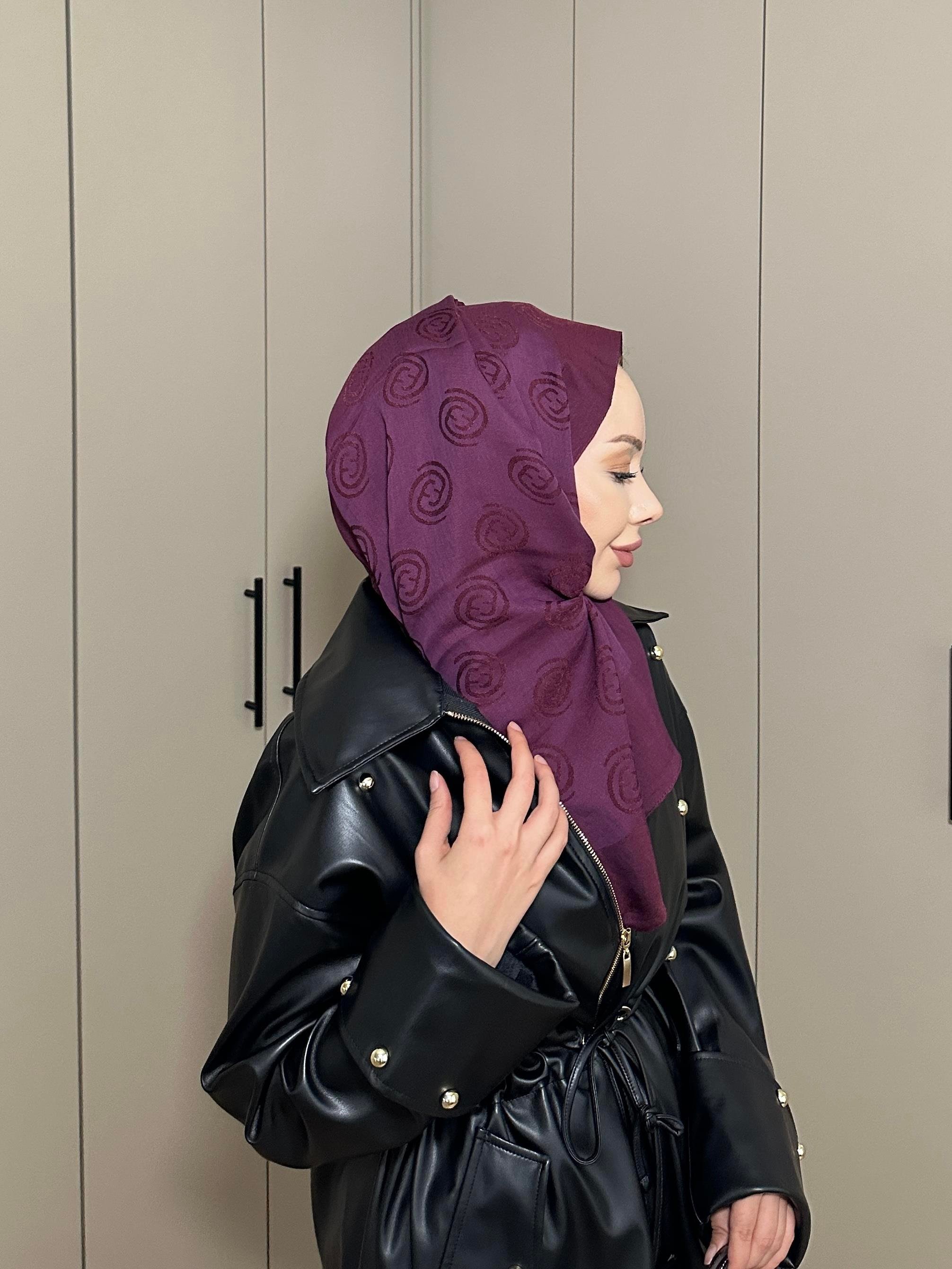 Erik Moru E Desen Naia Şal