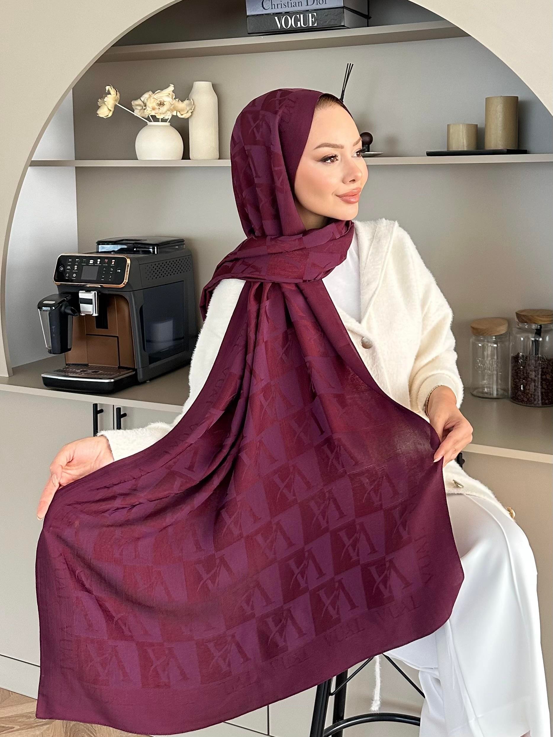 Erik Moru VA Dama Desen Naia Şal 