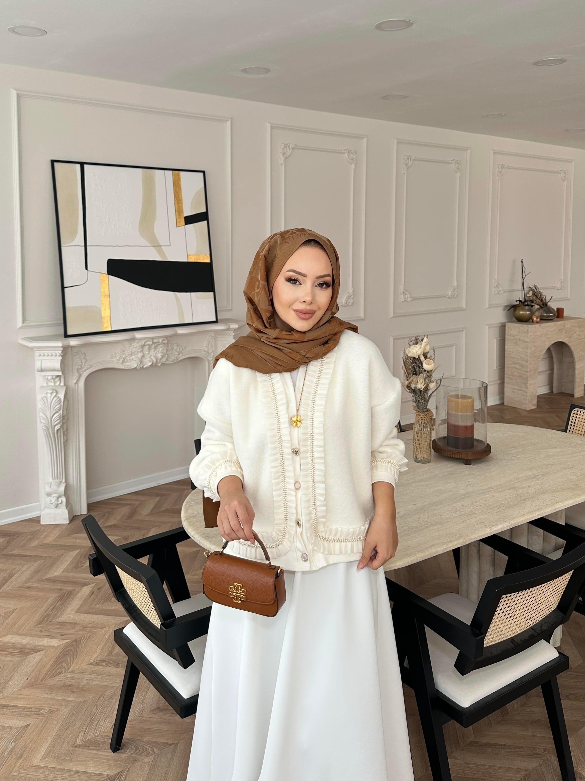 Fırfır Detaylı Peluş Hırka Ekru 