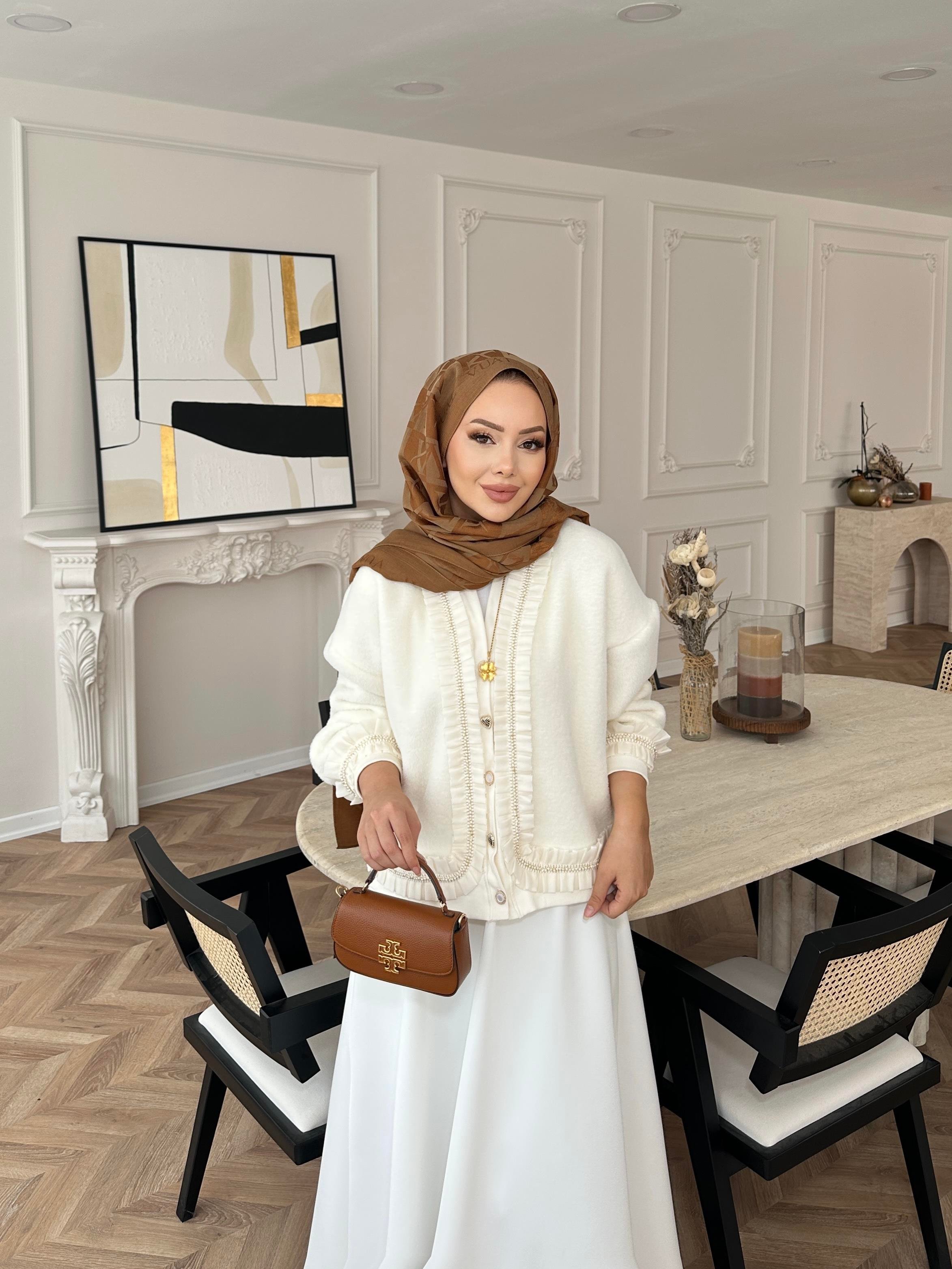 Fırfır Detaylı Peluş Hırka Ekru 