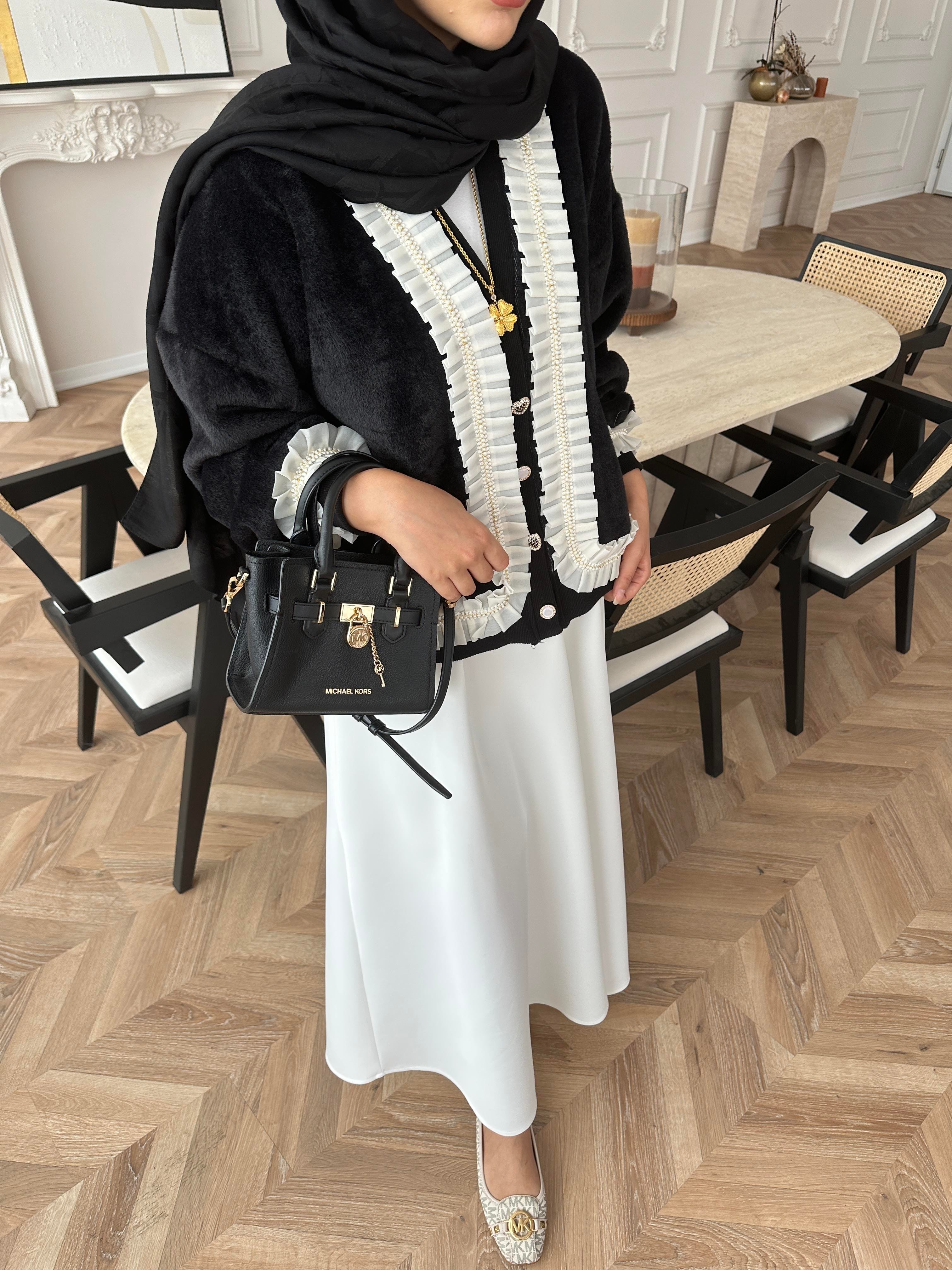 Fırfır Detaylı Peluş Hırka Siyah