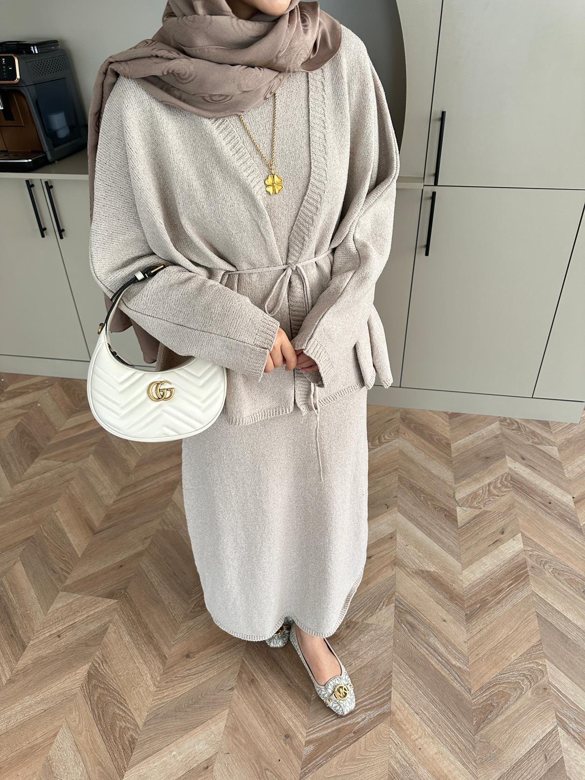 İç Elbiseli Hırkalı Triko Takım Bej