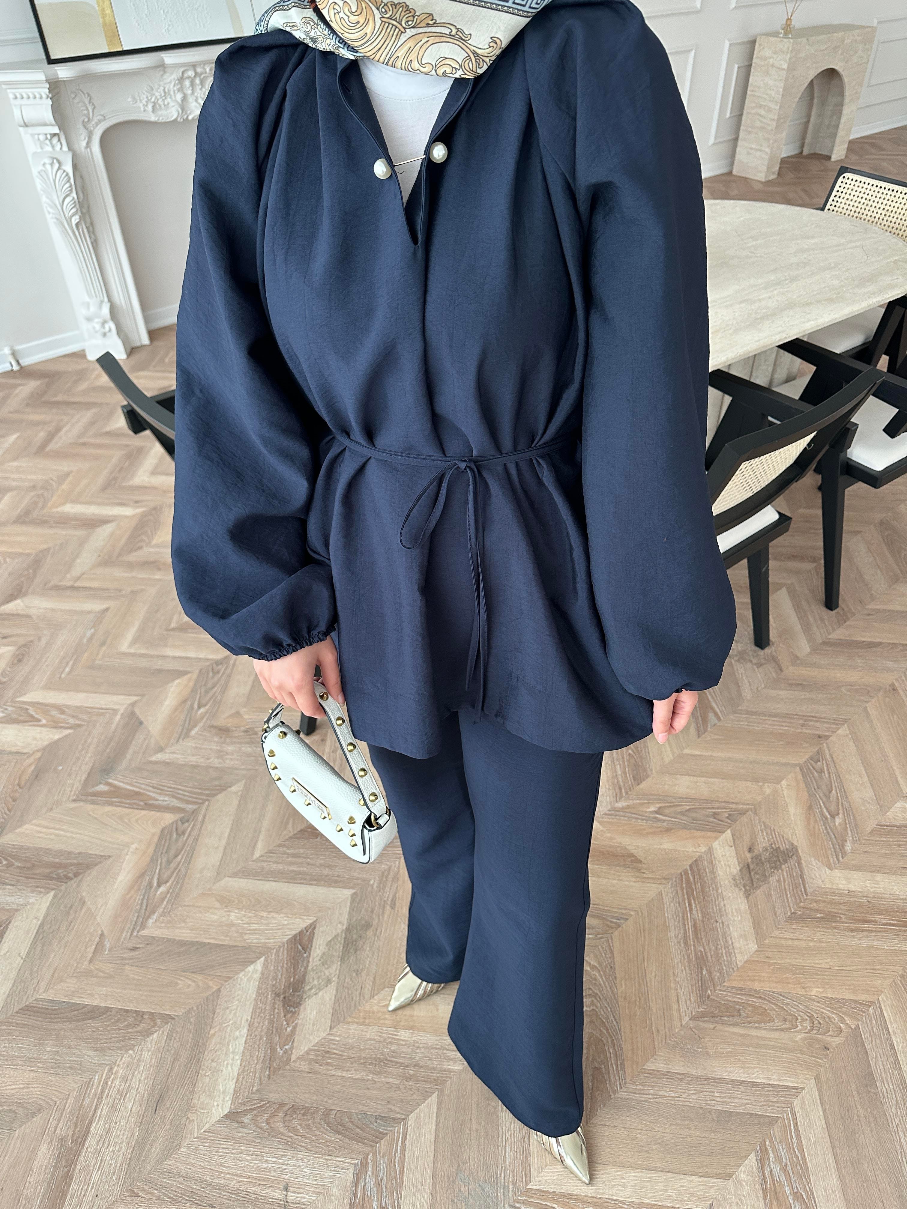 İncili Takım Lacivert