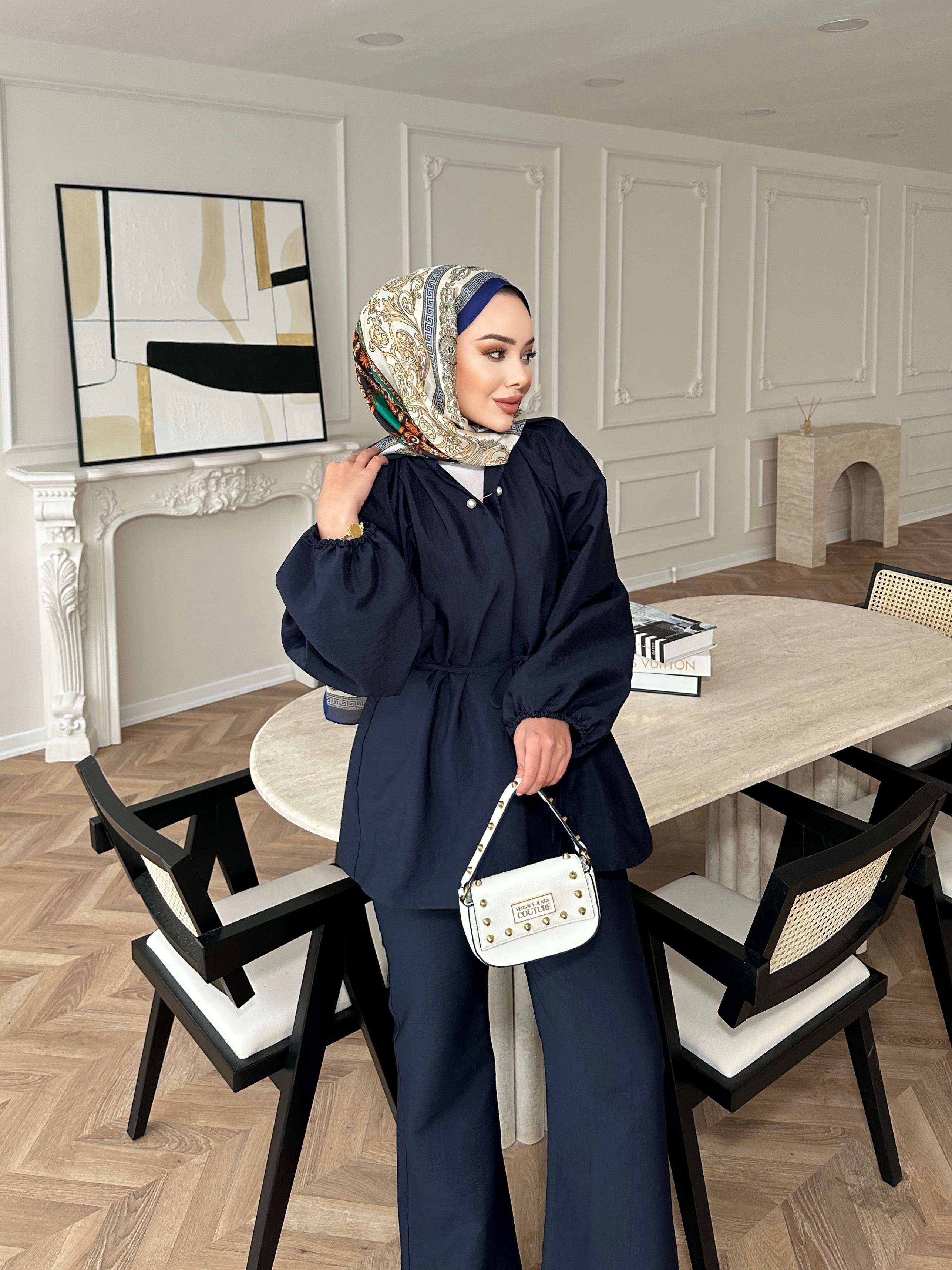 İncili Takım Lacivert