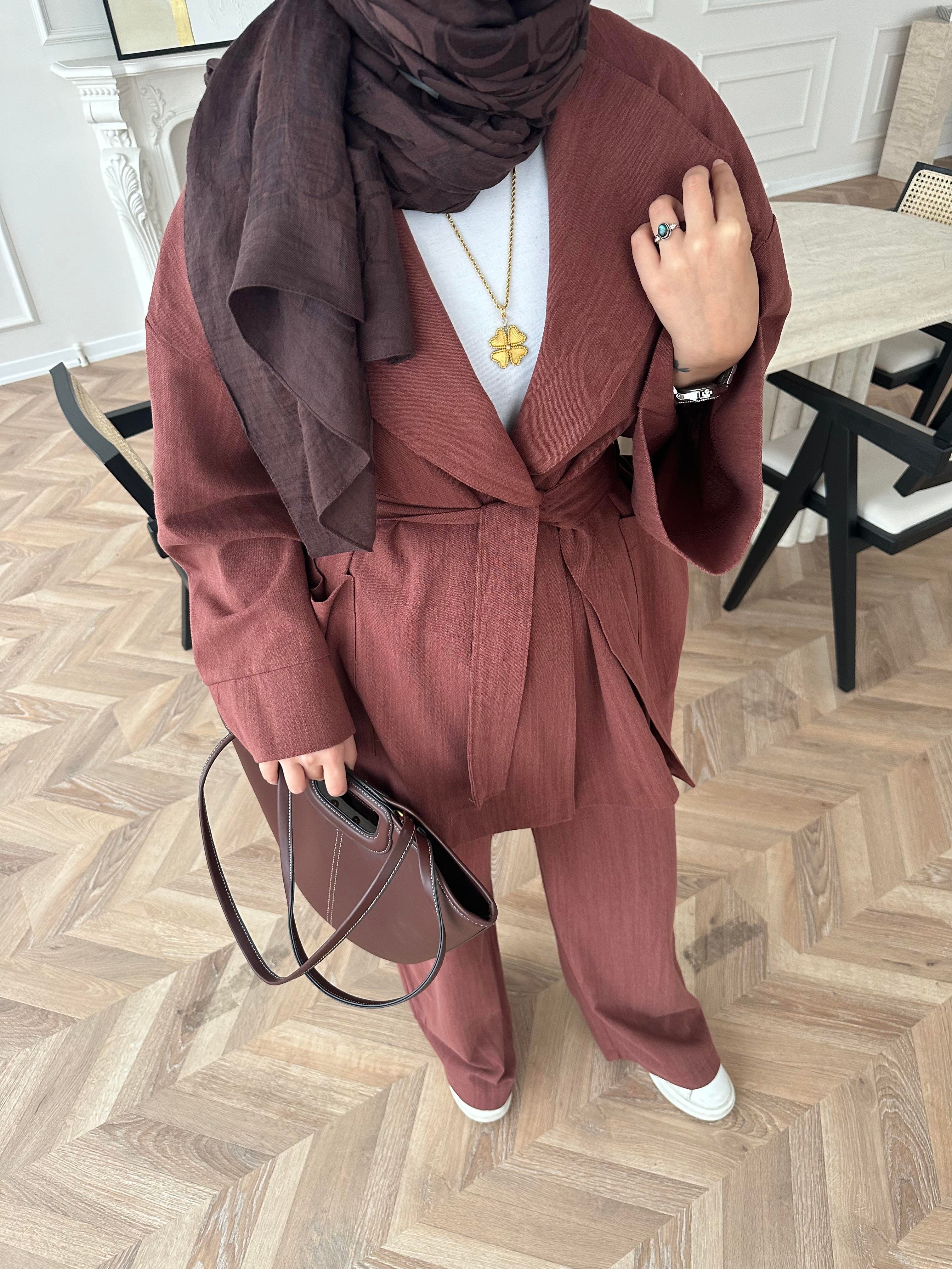 Peka Yakalı Takım Kiremit