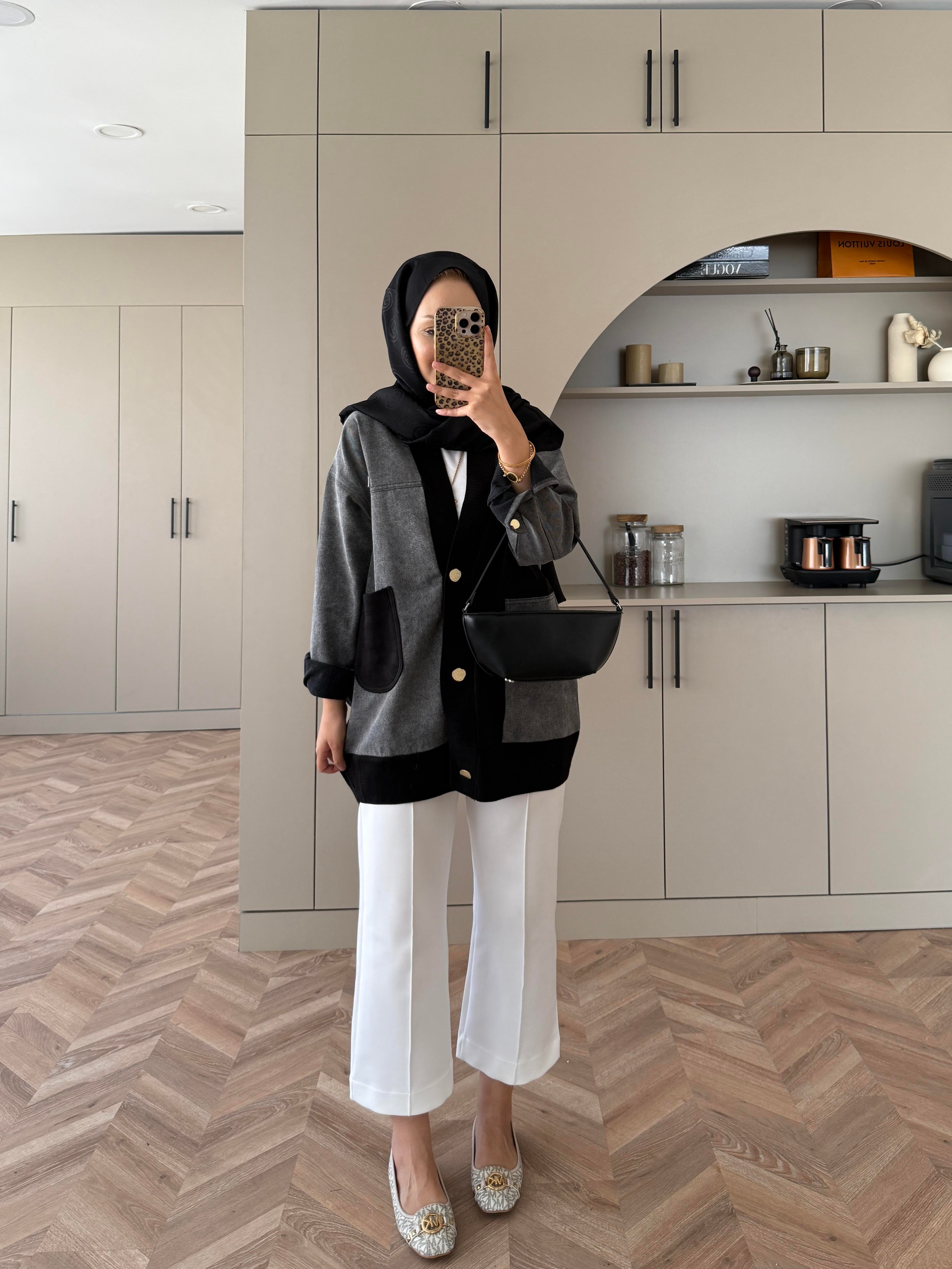 Kontrast Kot Detaylı Hırka Siyah