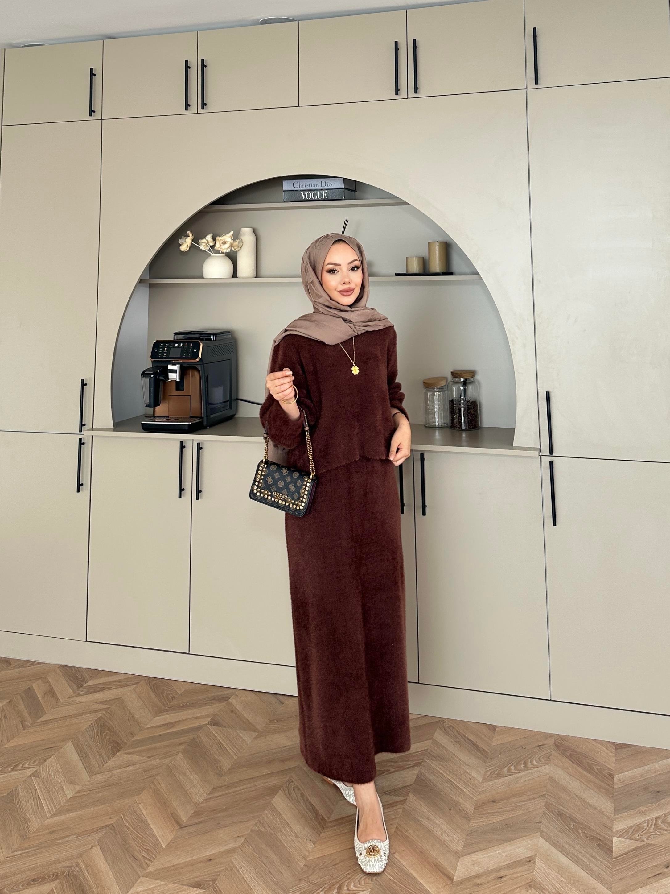 Leah Sakallı Triko Etekli Takım Kahve