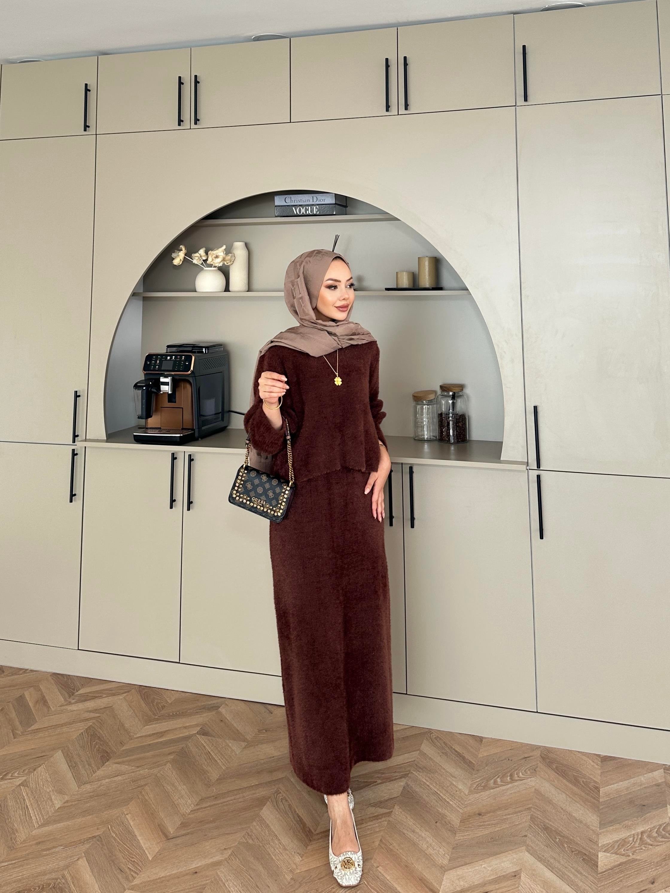 Leah Sakallı Triko Etekli Takım Kahve