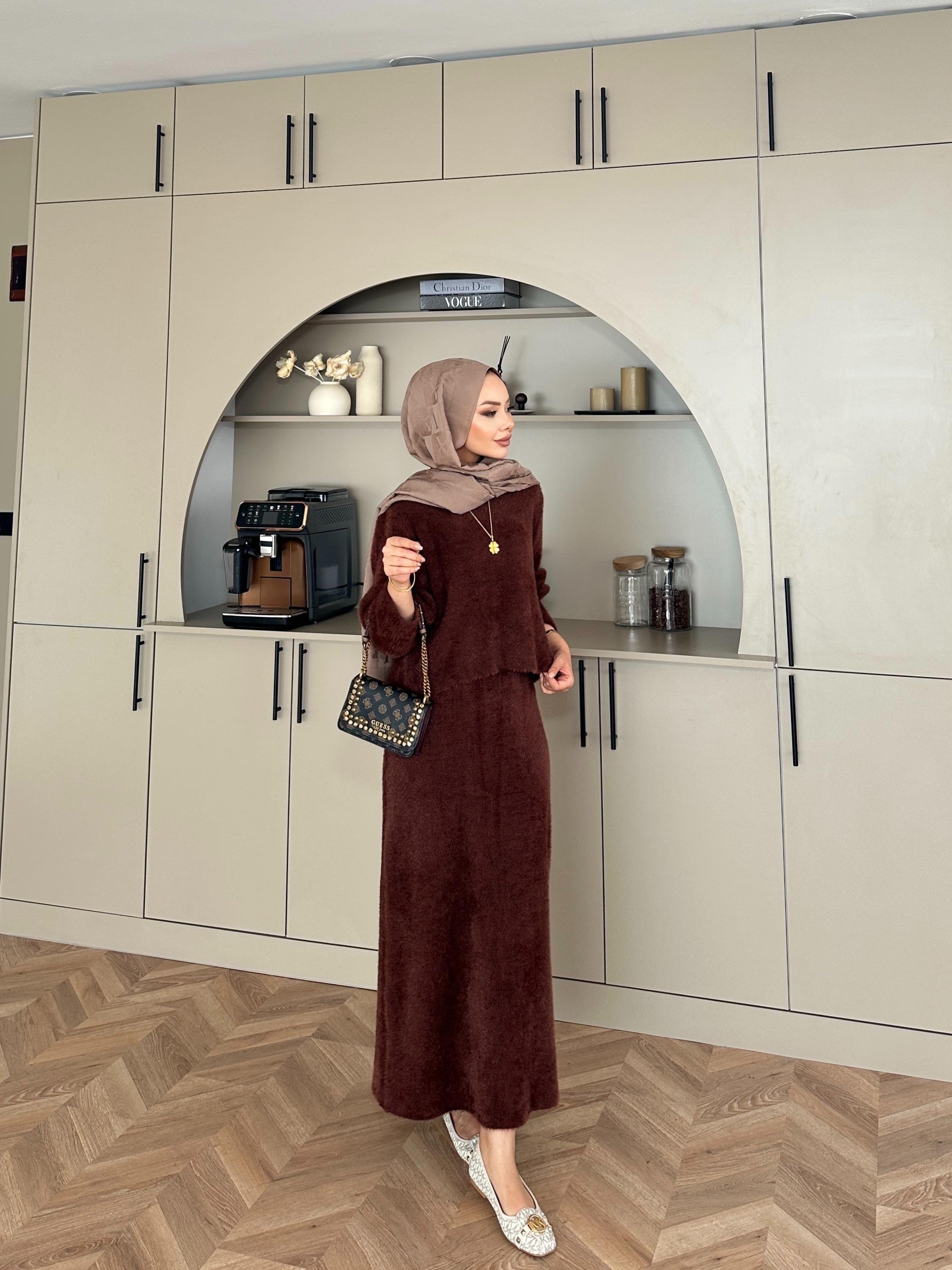 Leah Sakallı Triko Etekli Takım Kahve