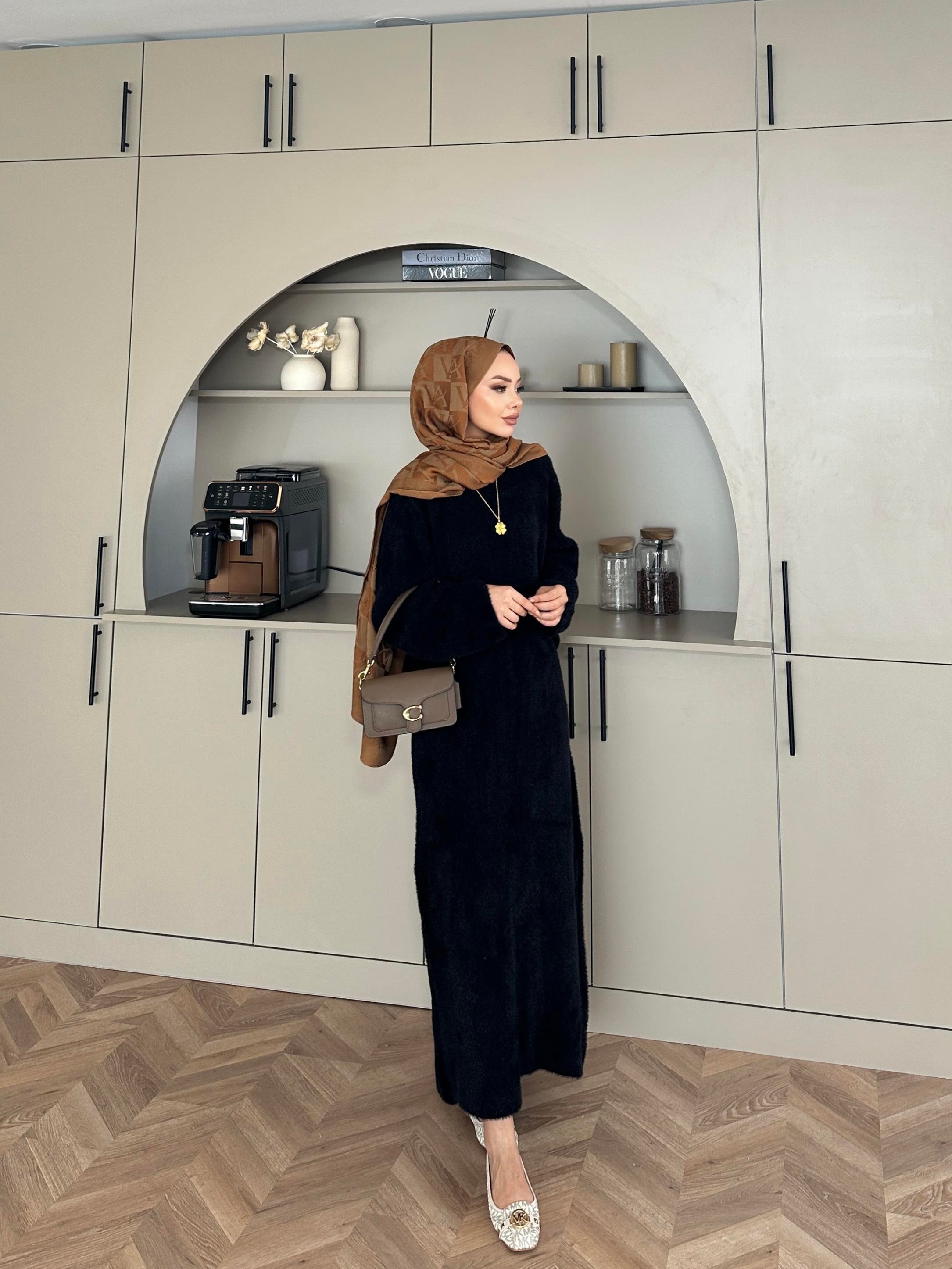 Leah Sakallı Triko Etekli Takım Siyah