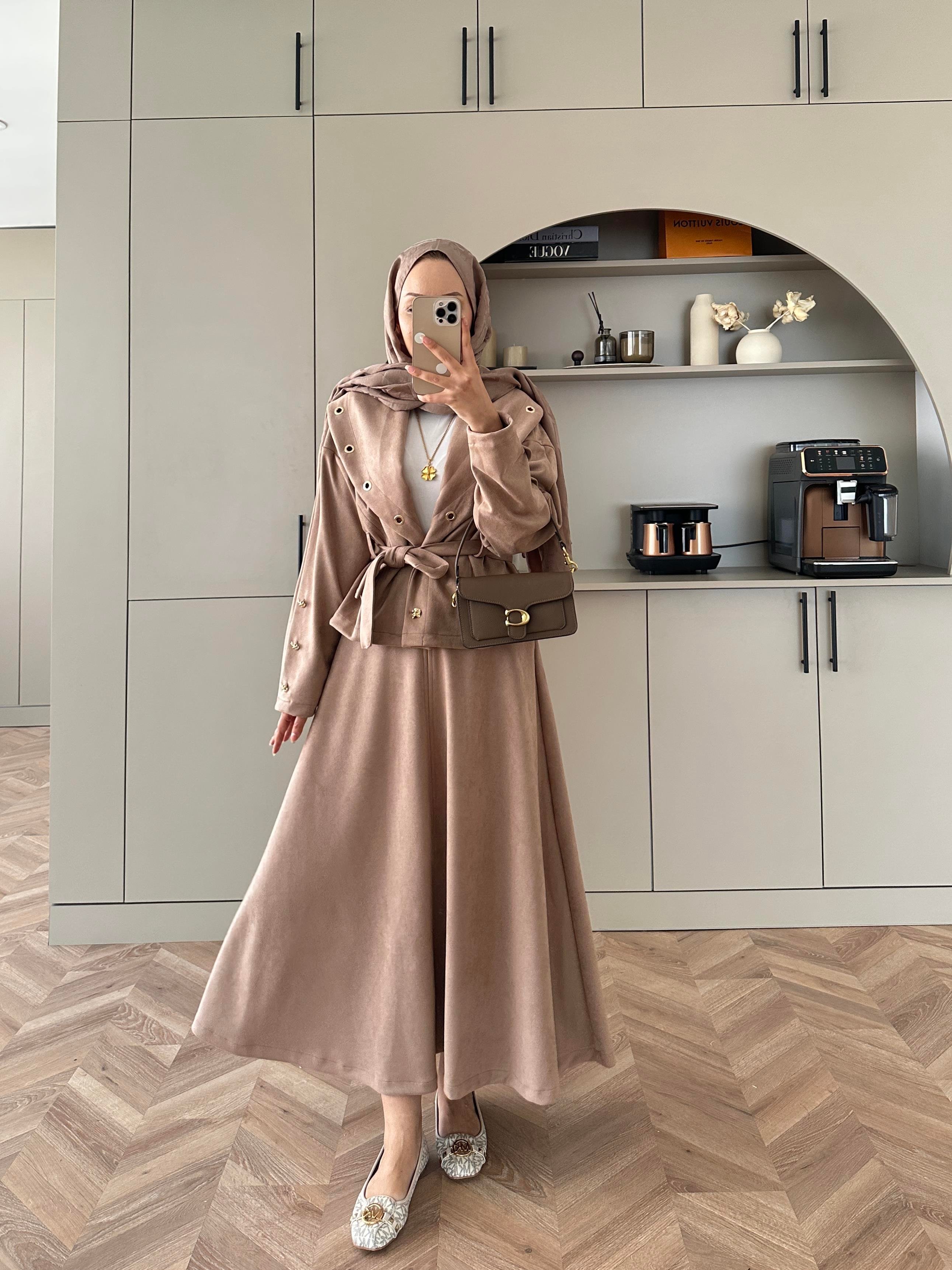 Margret Kadife Etekli Takım Vizon