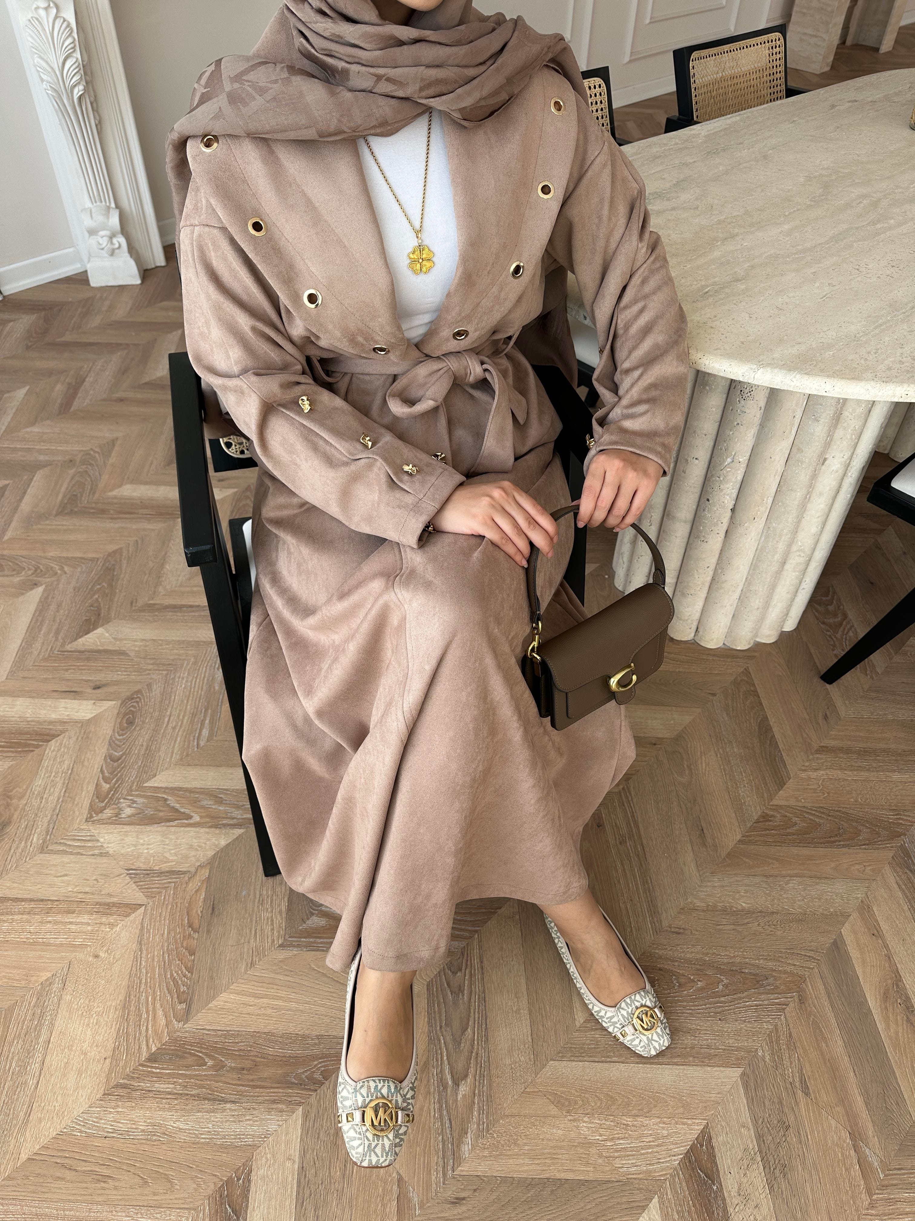 Margret Kadife Etekli Takım Vizon