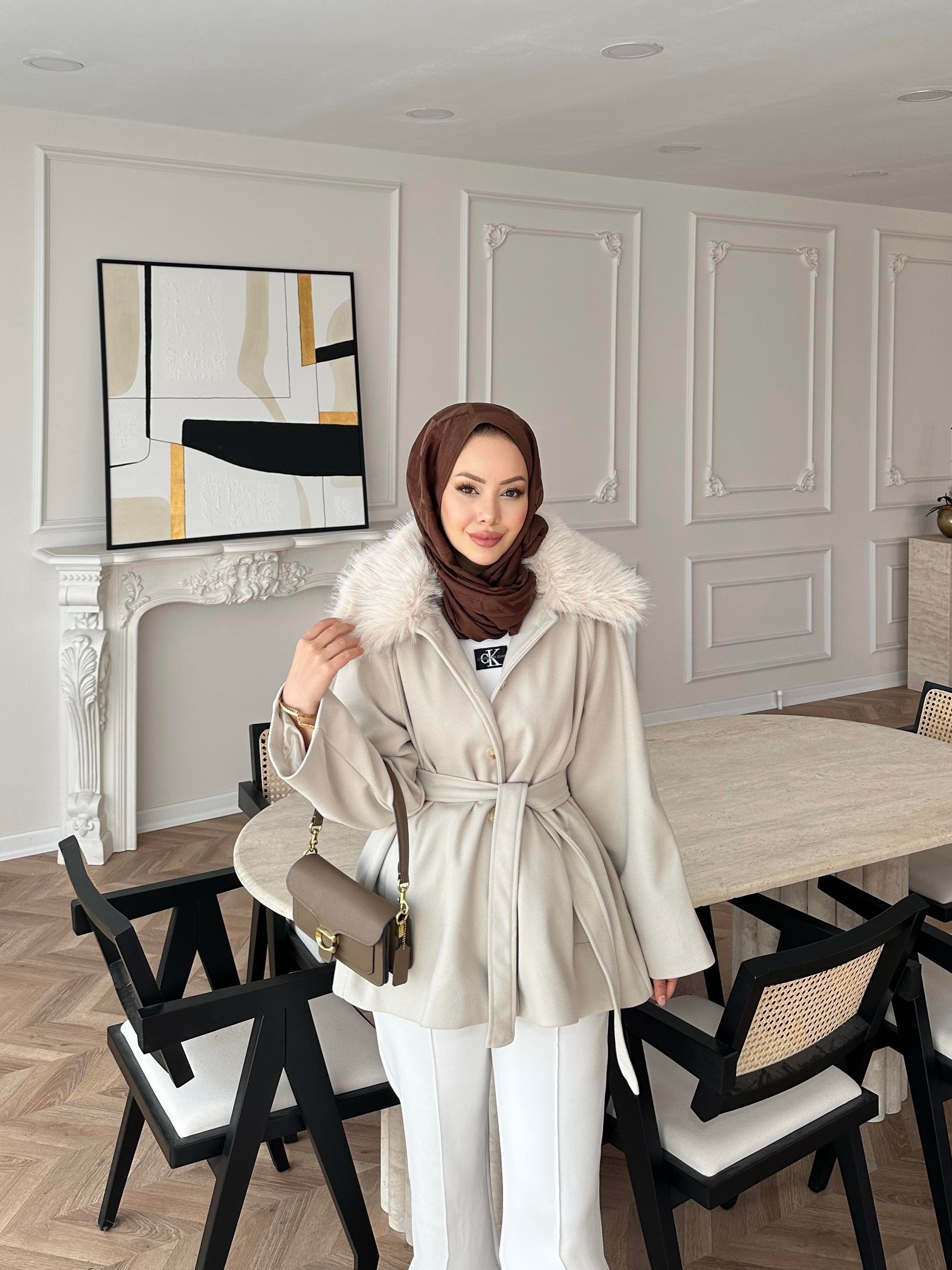 Nisse Kürk Detaylı Kaban Bej