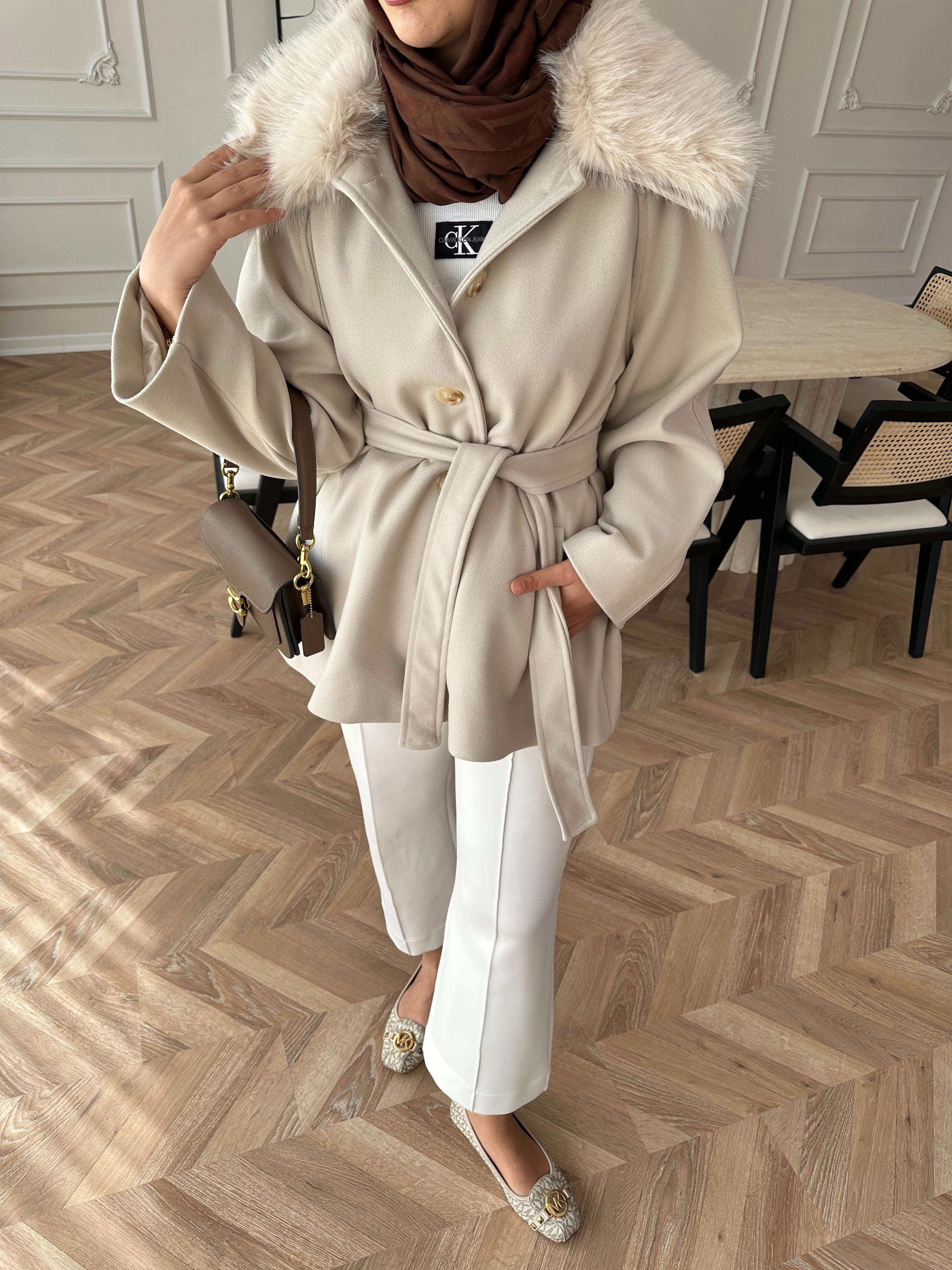 Nisse Kürk Detaylı Kaban Bej