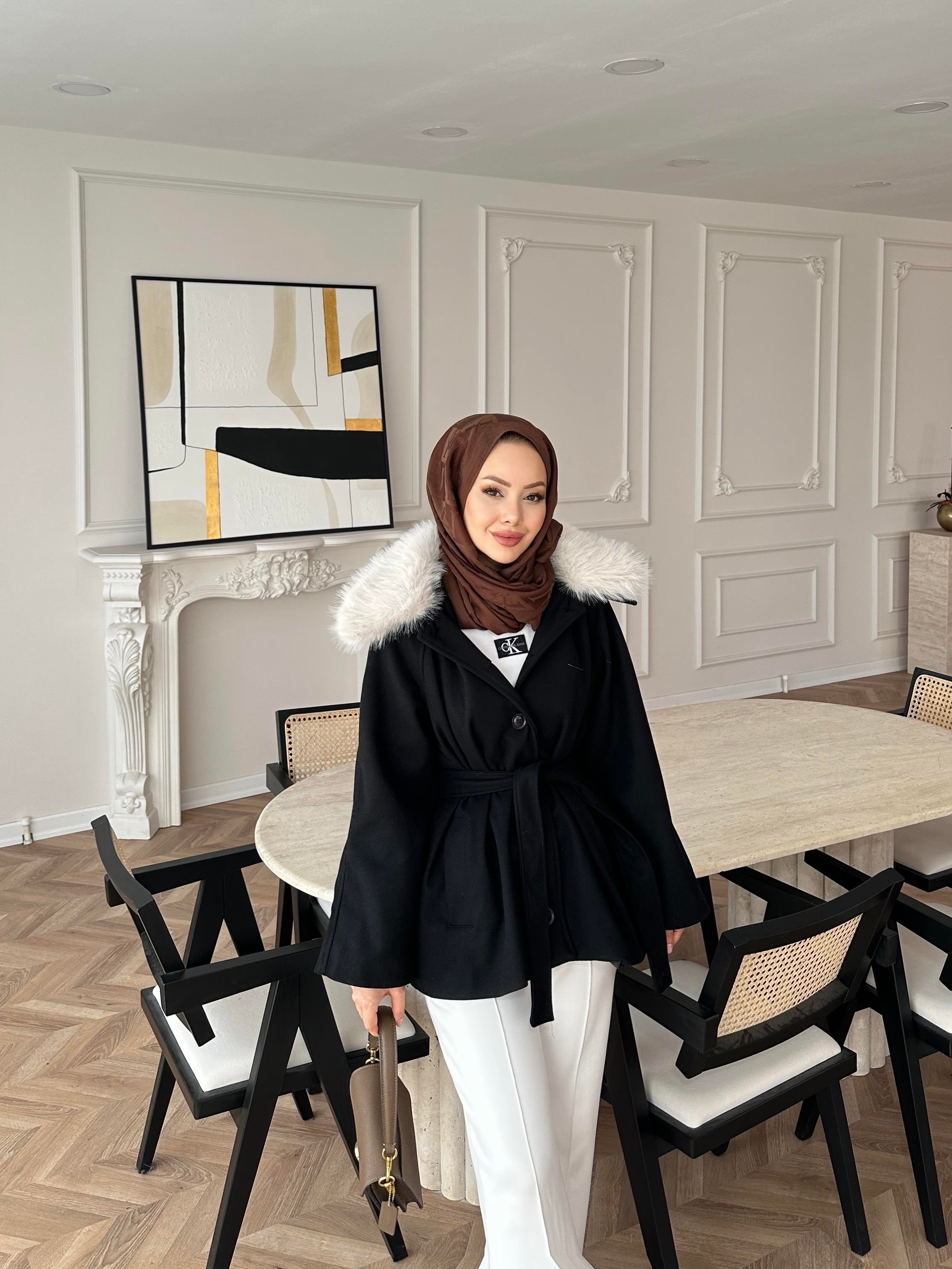 Nisse Kürk Detaylı Kaban Siyah