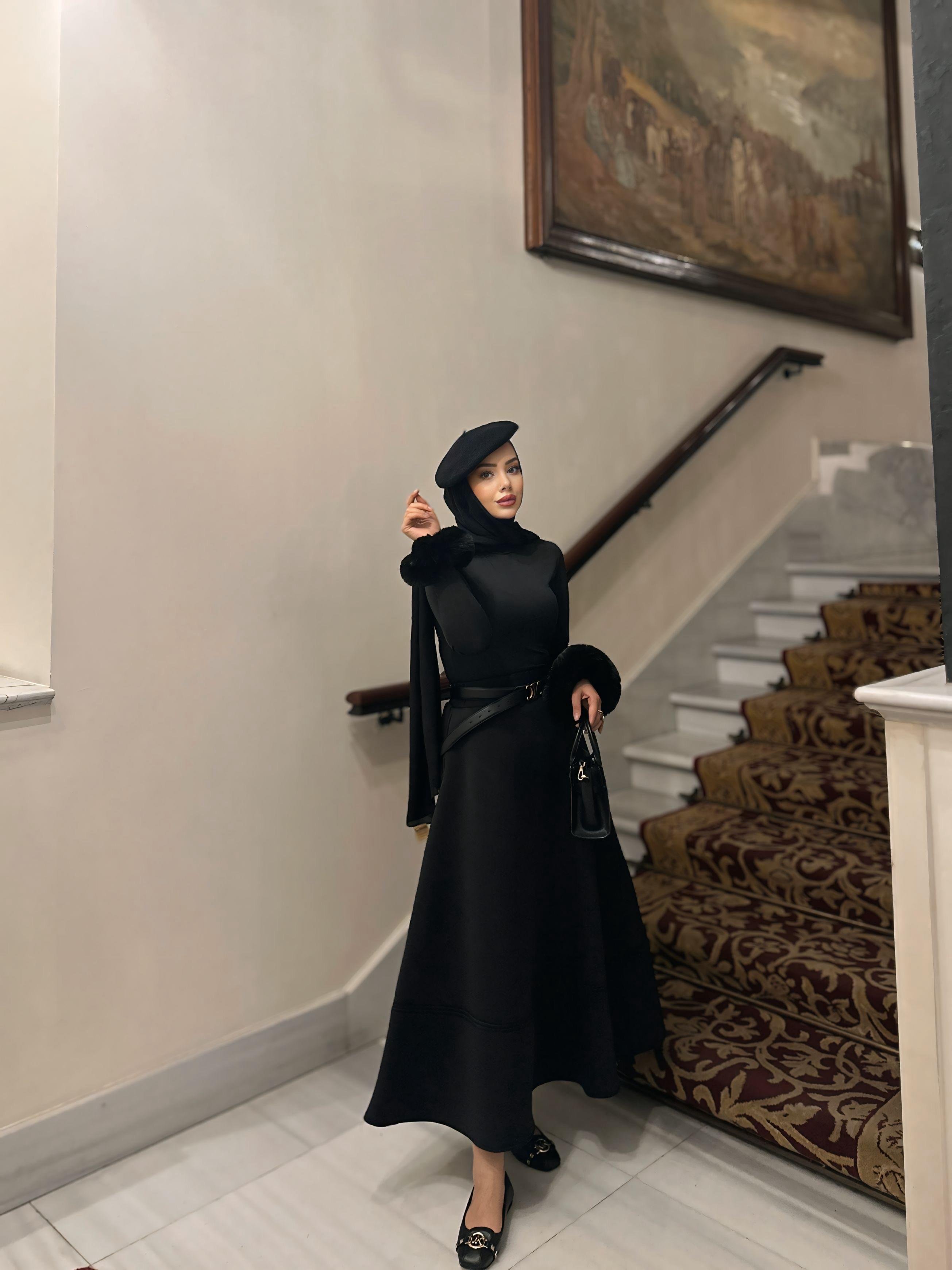 Peluş Kollu Çıtçıtlı Body Siyah