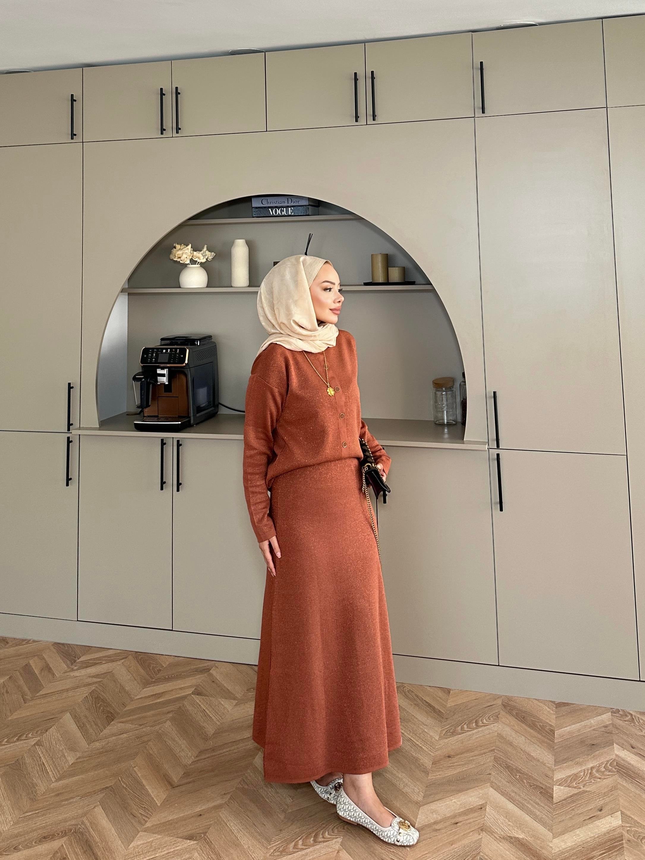 Riva Simli Etekli Takım Kiremit