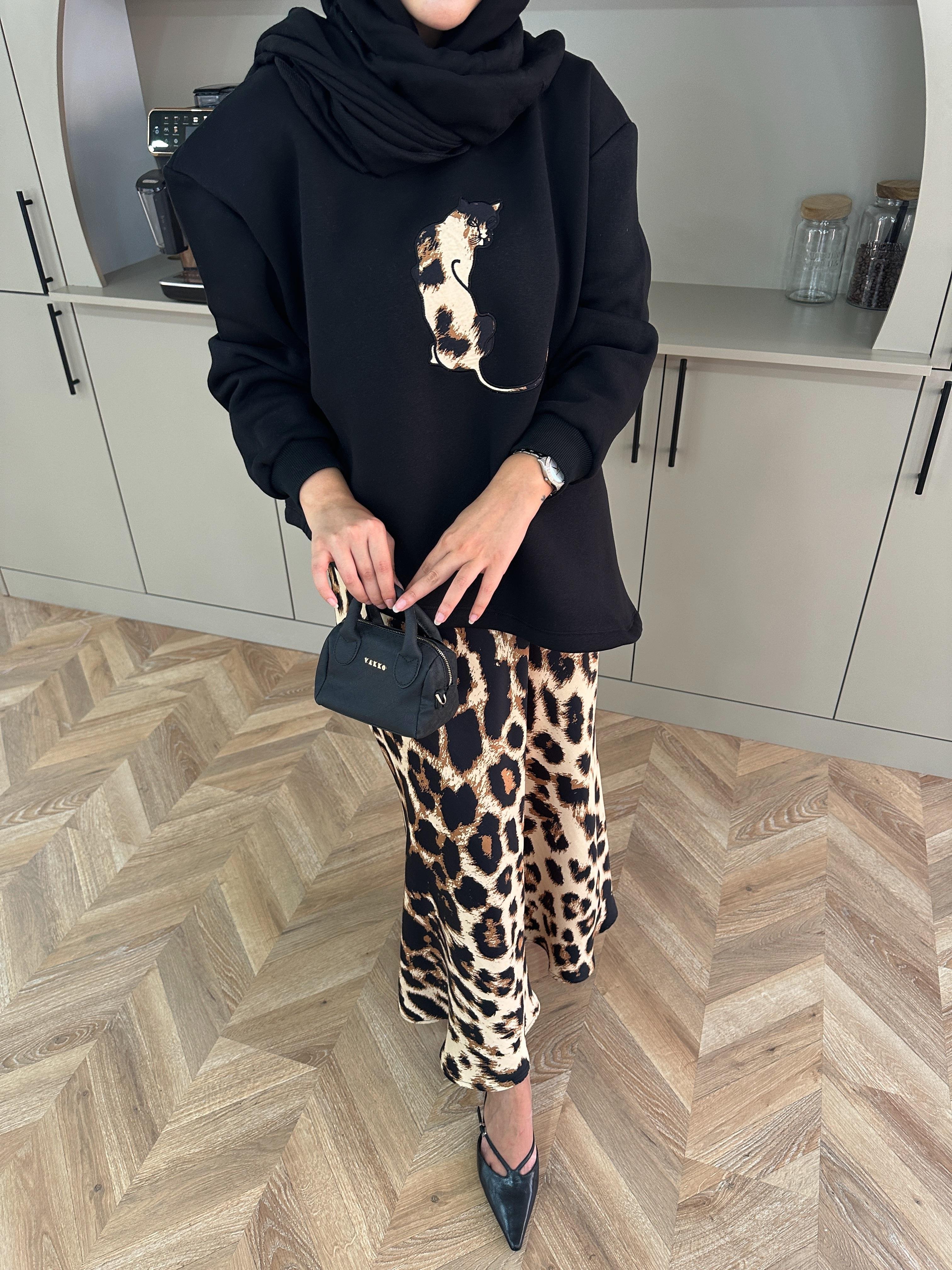 Saten Etekli Leopar Takım Siyah