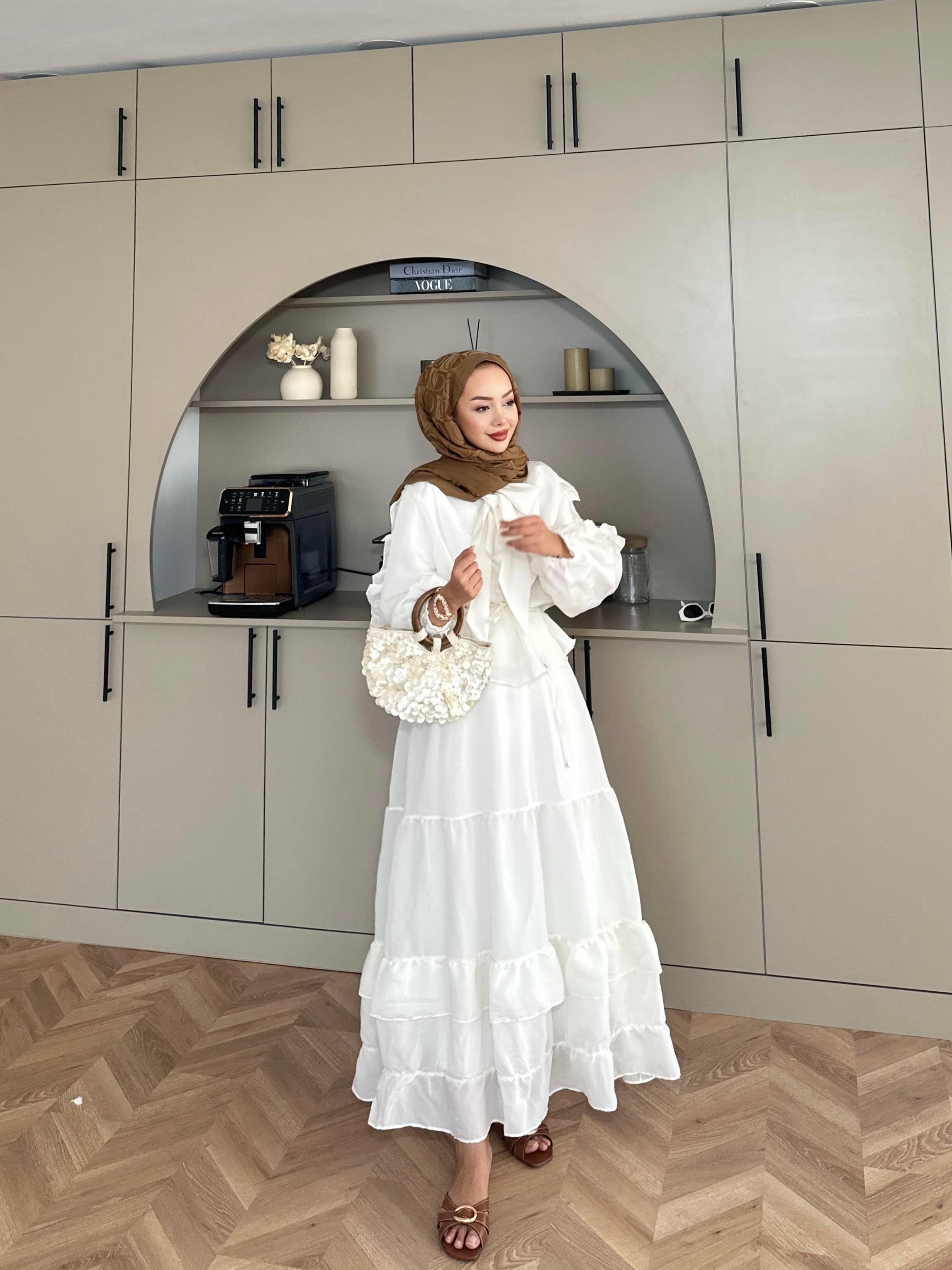 Swan Etekli Takım Ekru