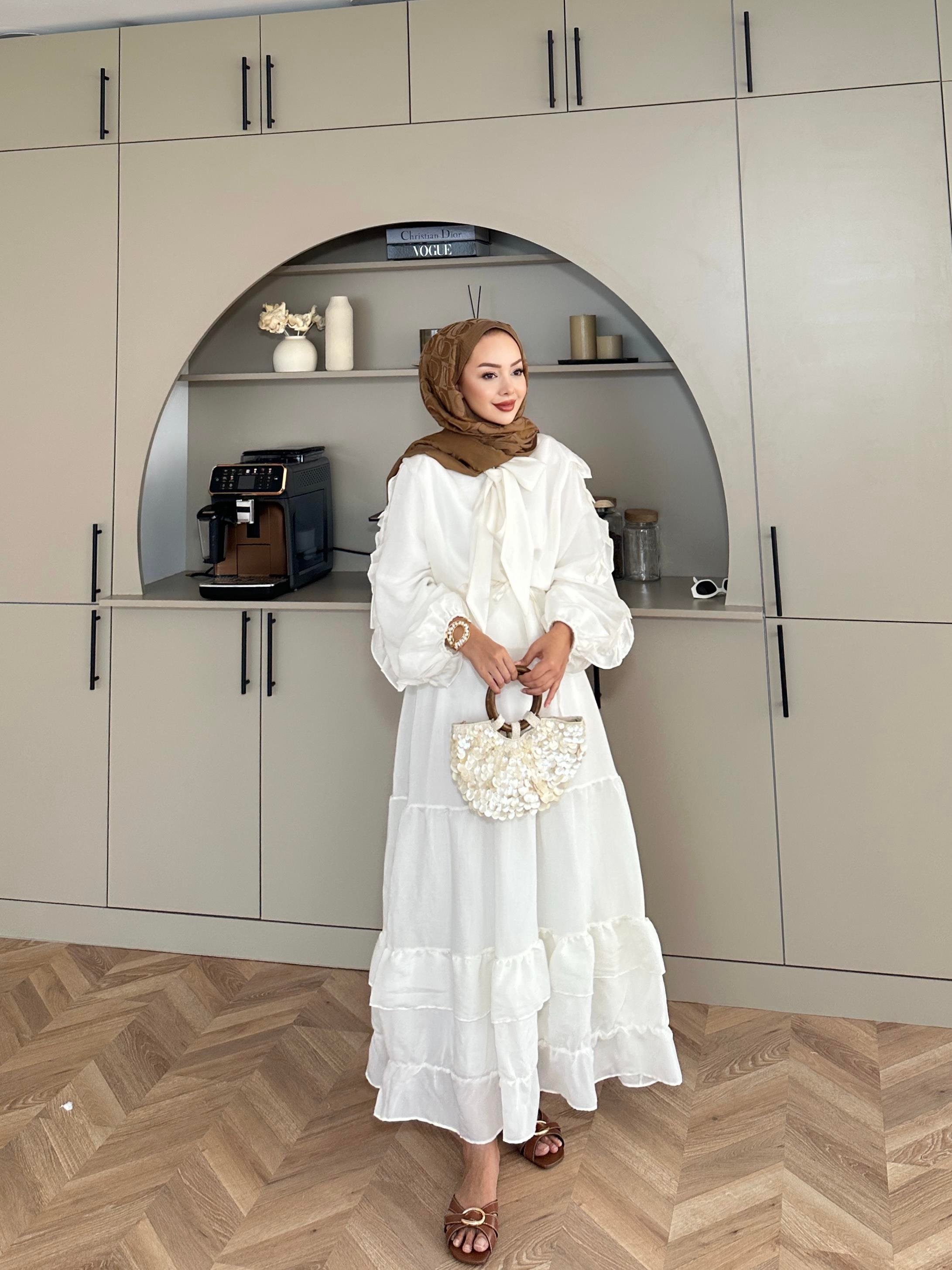 Swan Etekli Takım Ekru