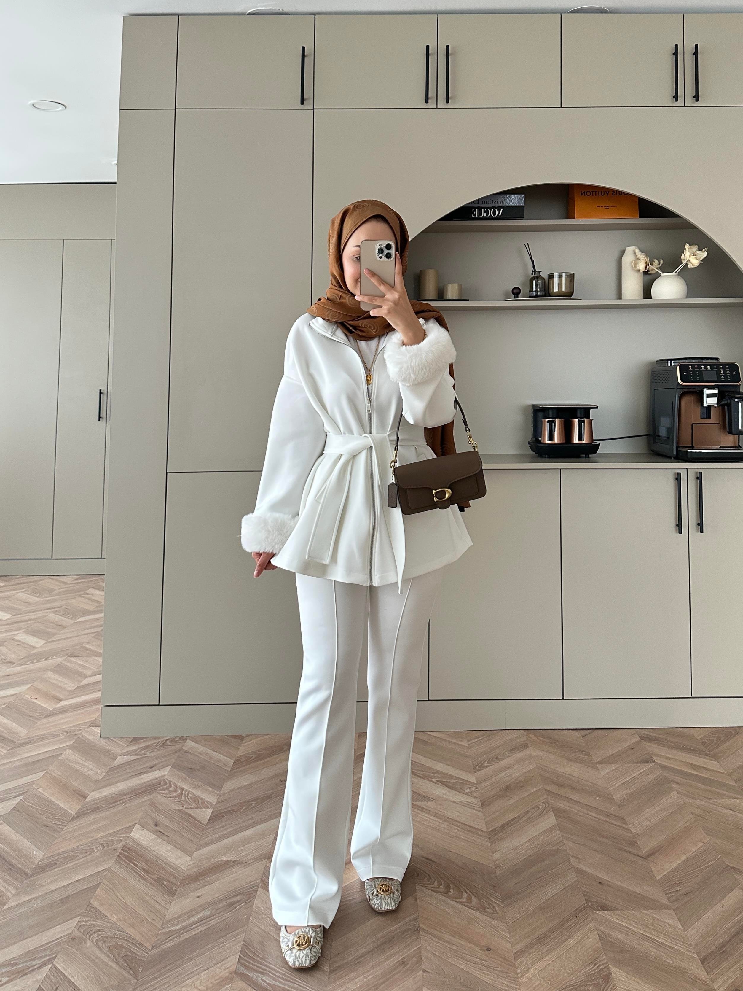 Tara Kürklü Scuba Takım Beyaz